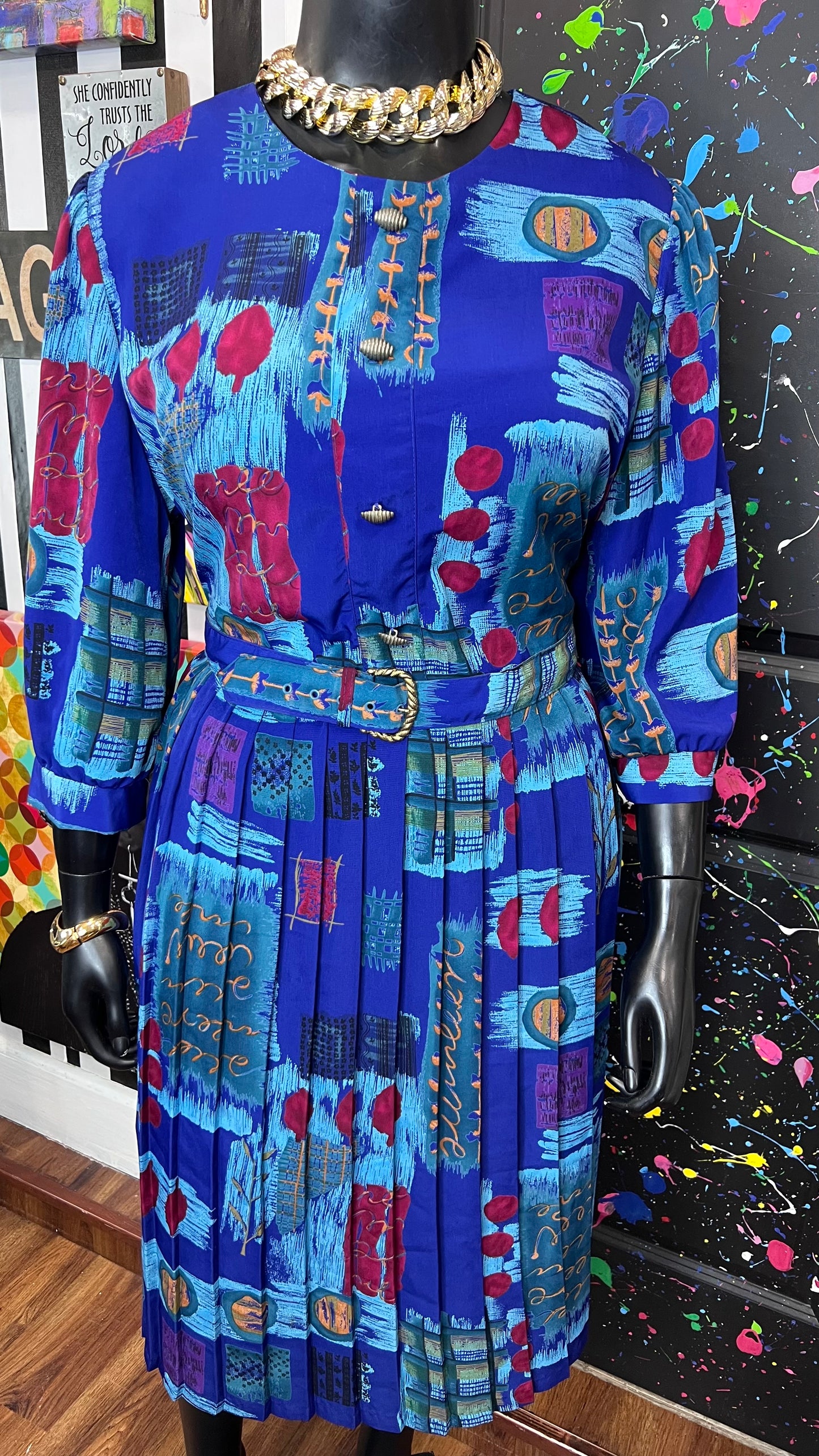 Vintage Abstract Print Dress w/ Belt (22)