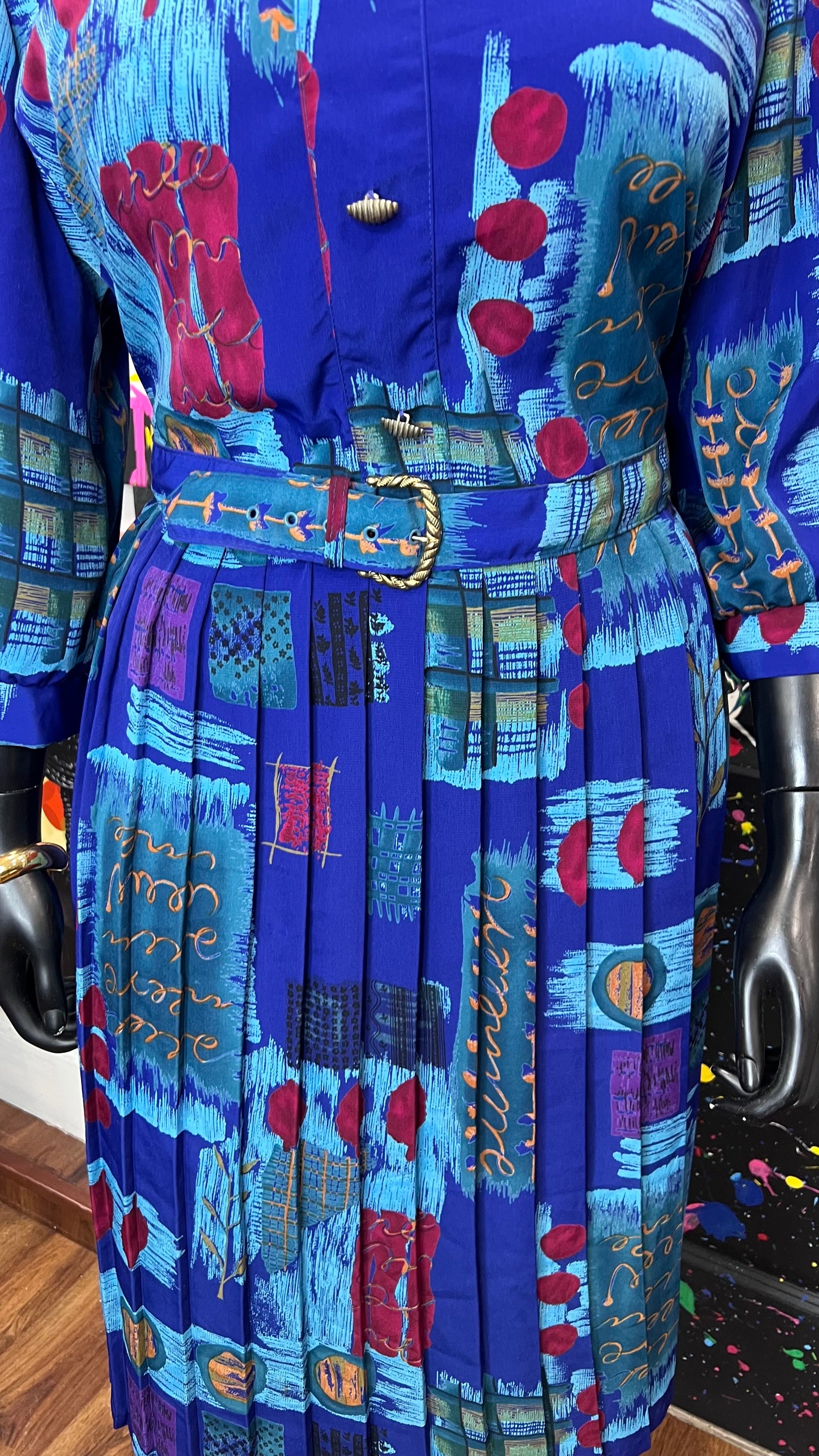Vintage Abstract Print Dress w/ Belt (22)