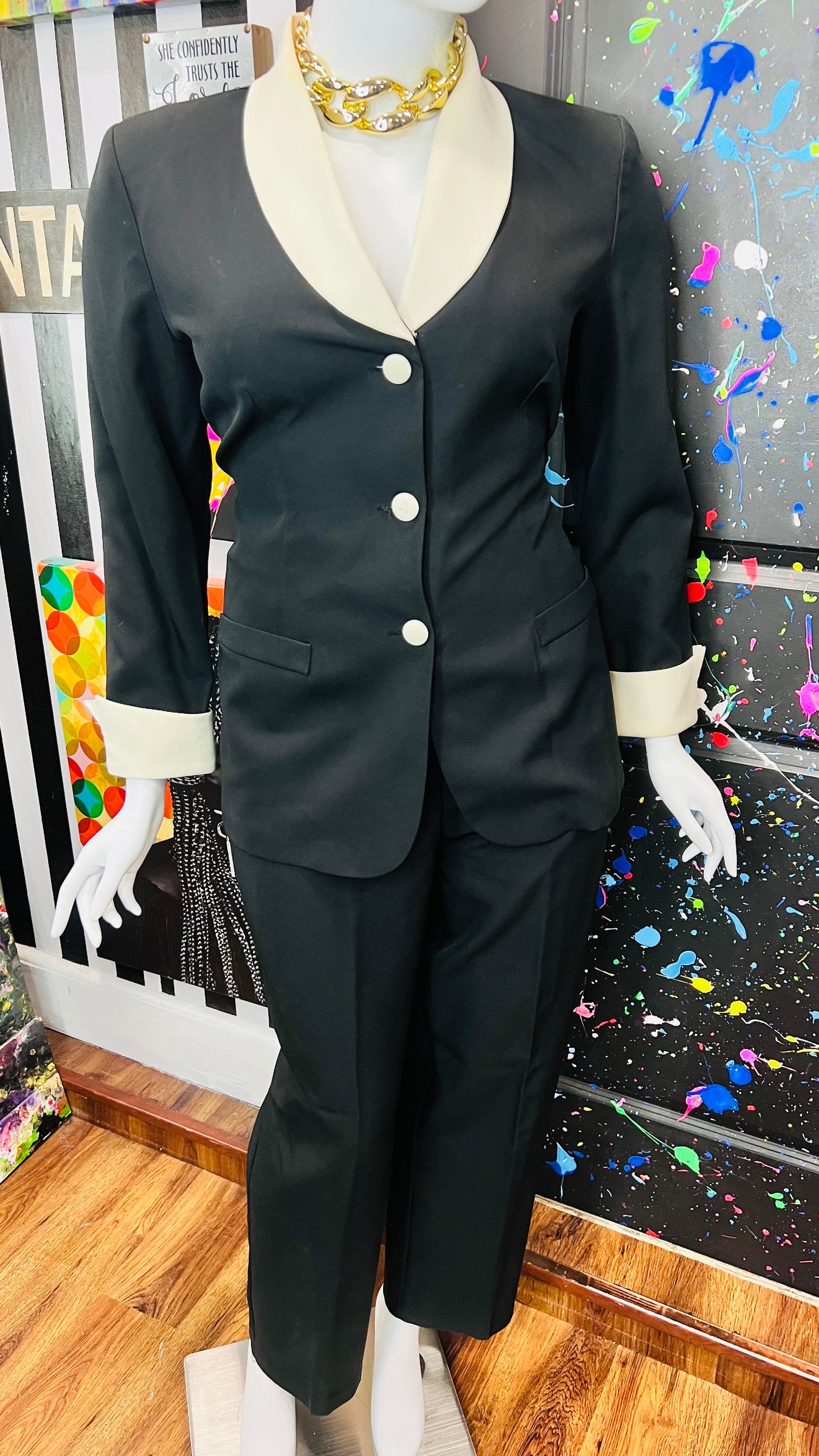 Vintage Cream & White Pants Suit (14)