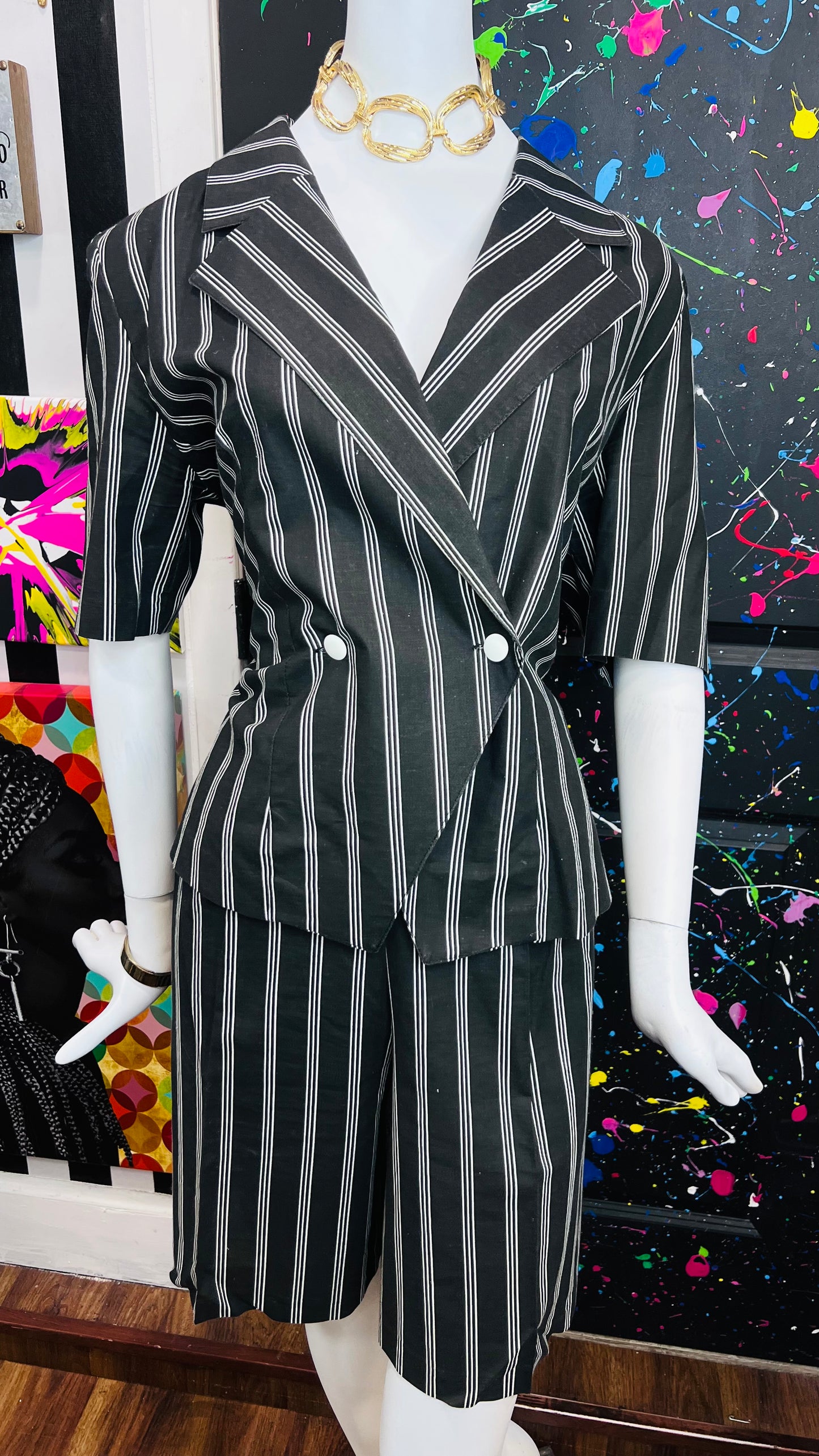 Vintage Black & White Pin Striped Shorts Suit (14)