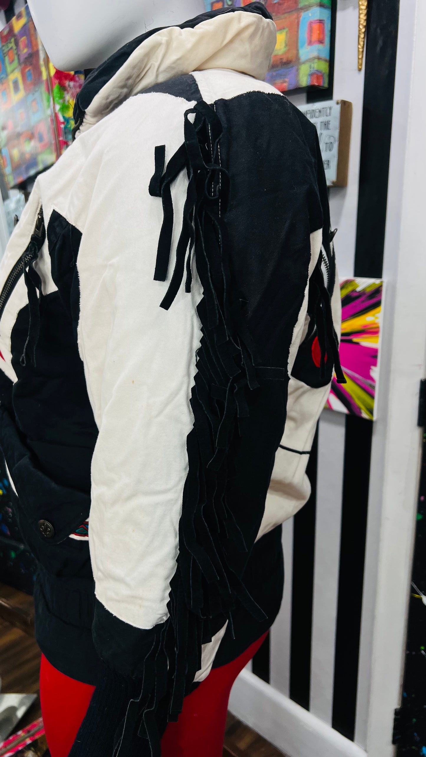 Vintage Gallery Black & White Horse Puffer Coat (14)