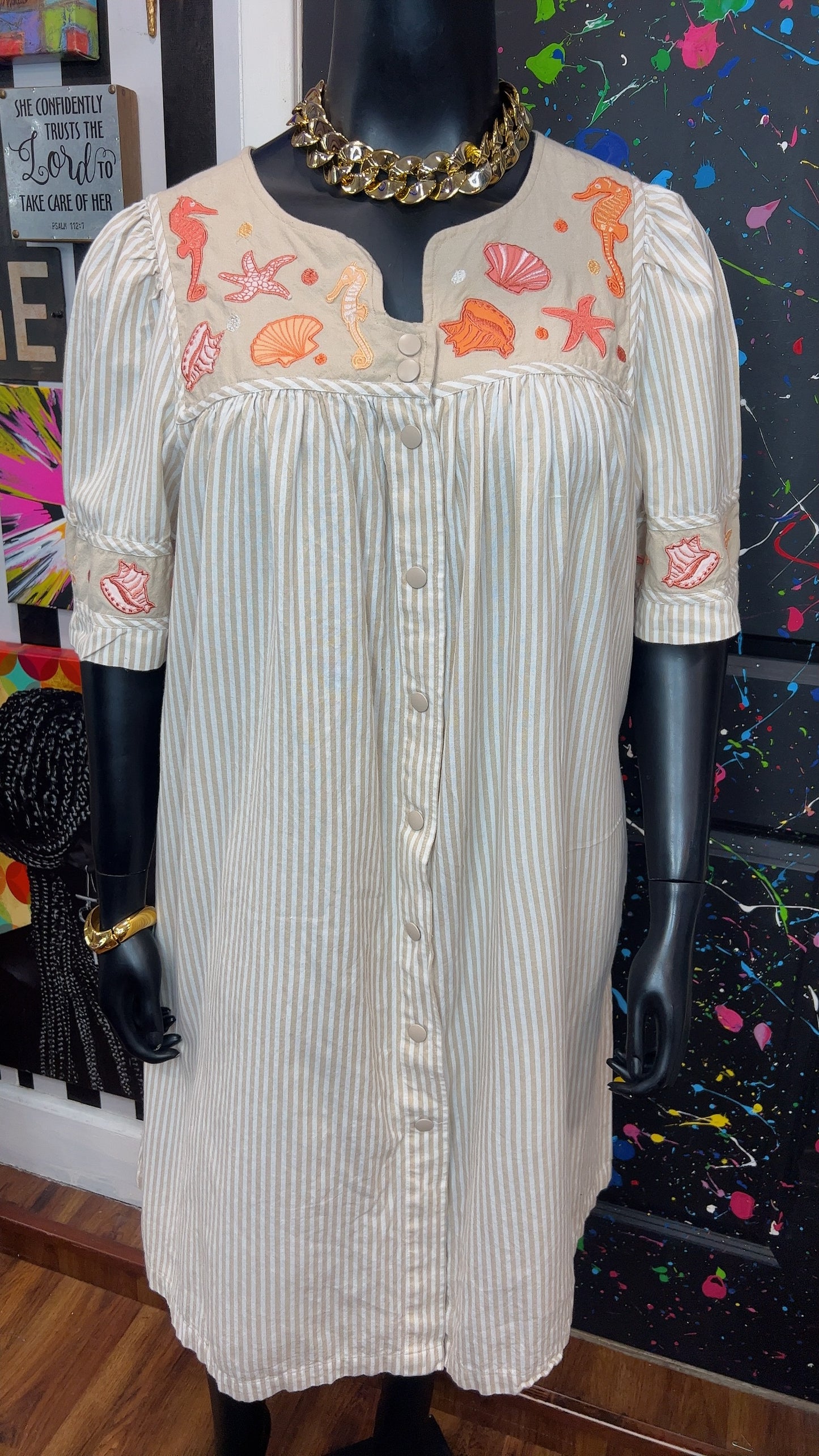 Vintage Tan & White Seashell House Dress (14)