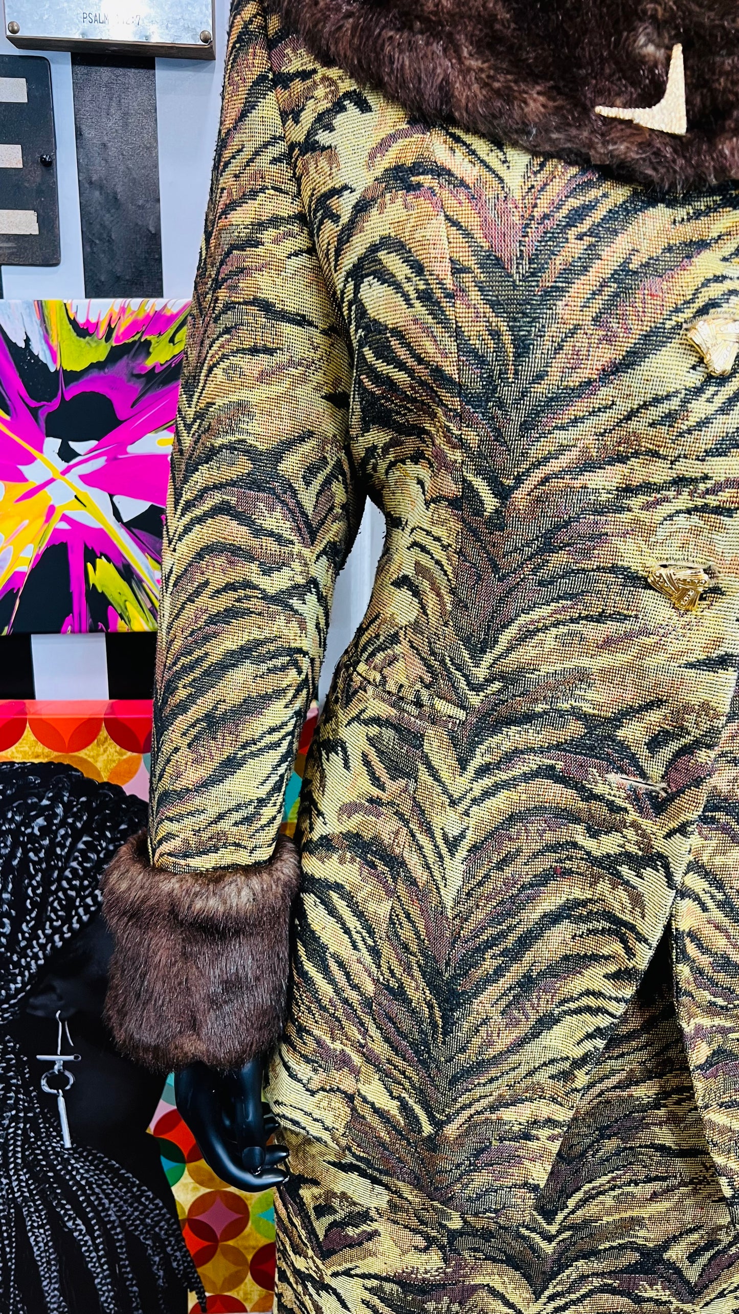 Vintage Blazer & Skirt Suit -Faux Fur Collar (24W)