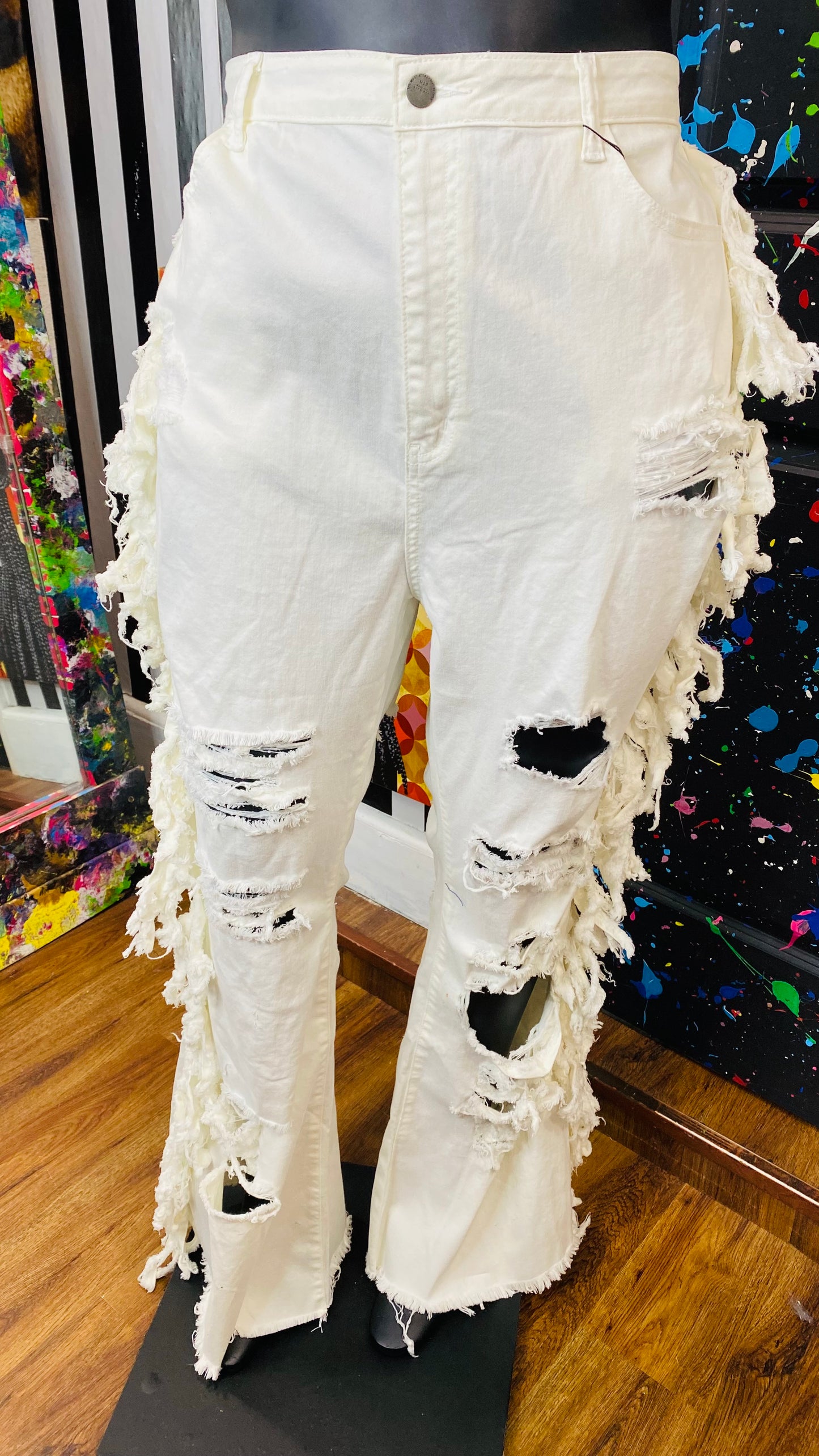 New w/ Tags Distressed White Jeans (18)