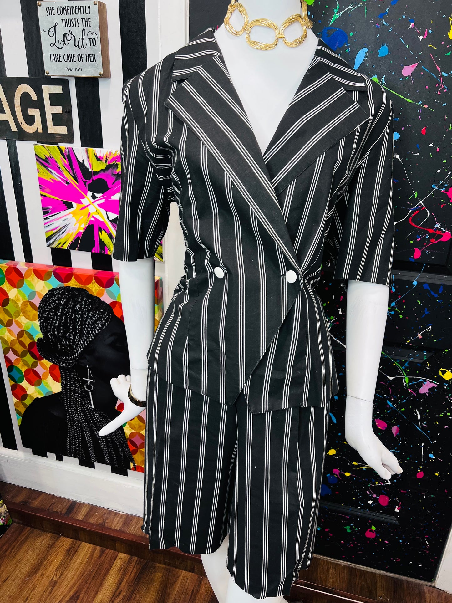 Vintage Black & White Pin Striped Shorts Suit (14)