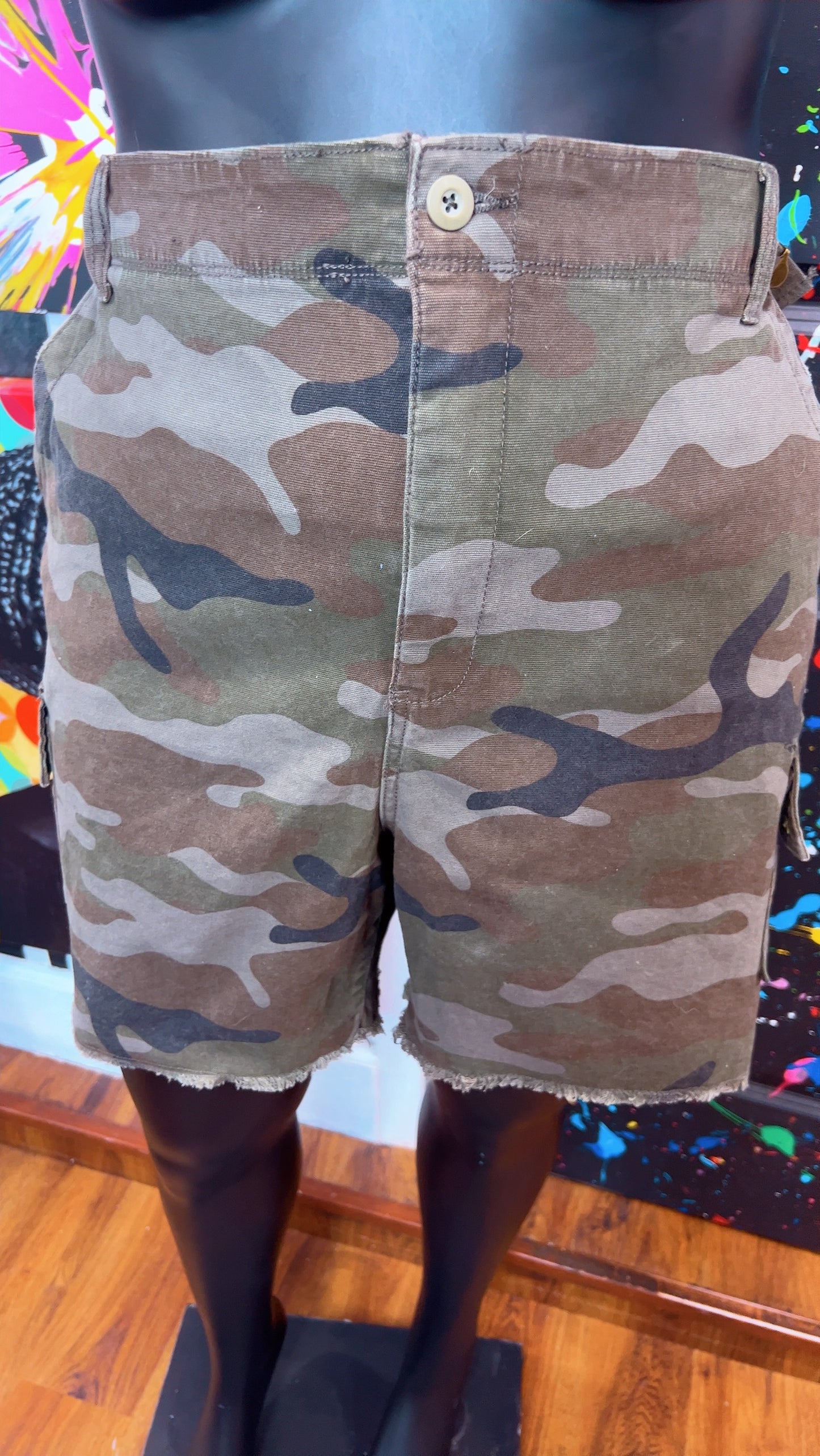 Camo Cargo Shorts (22W)