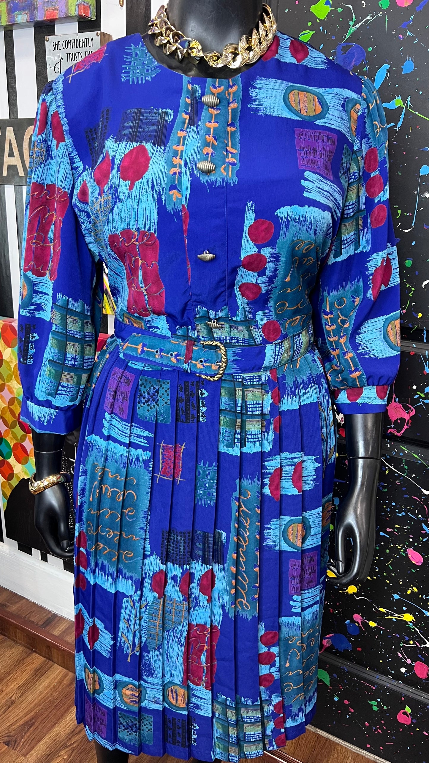 Vintage Abstract Print Dress w/ Belt (22)