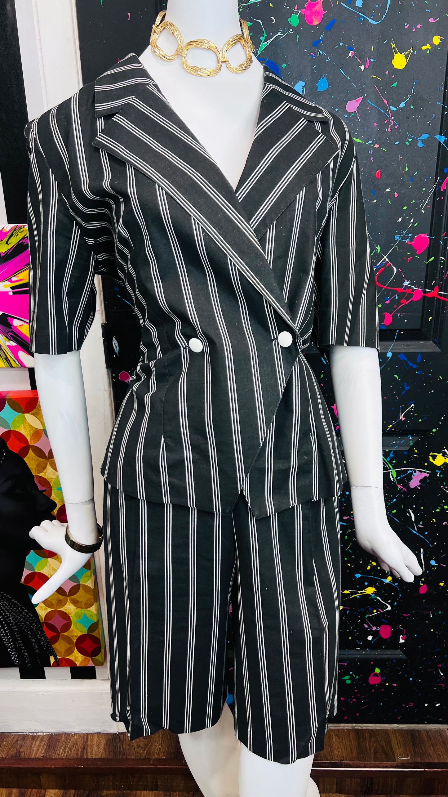 Vintage Black & White Pin Striped Shorts Suit (14)
