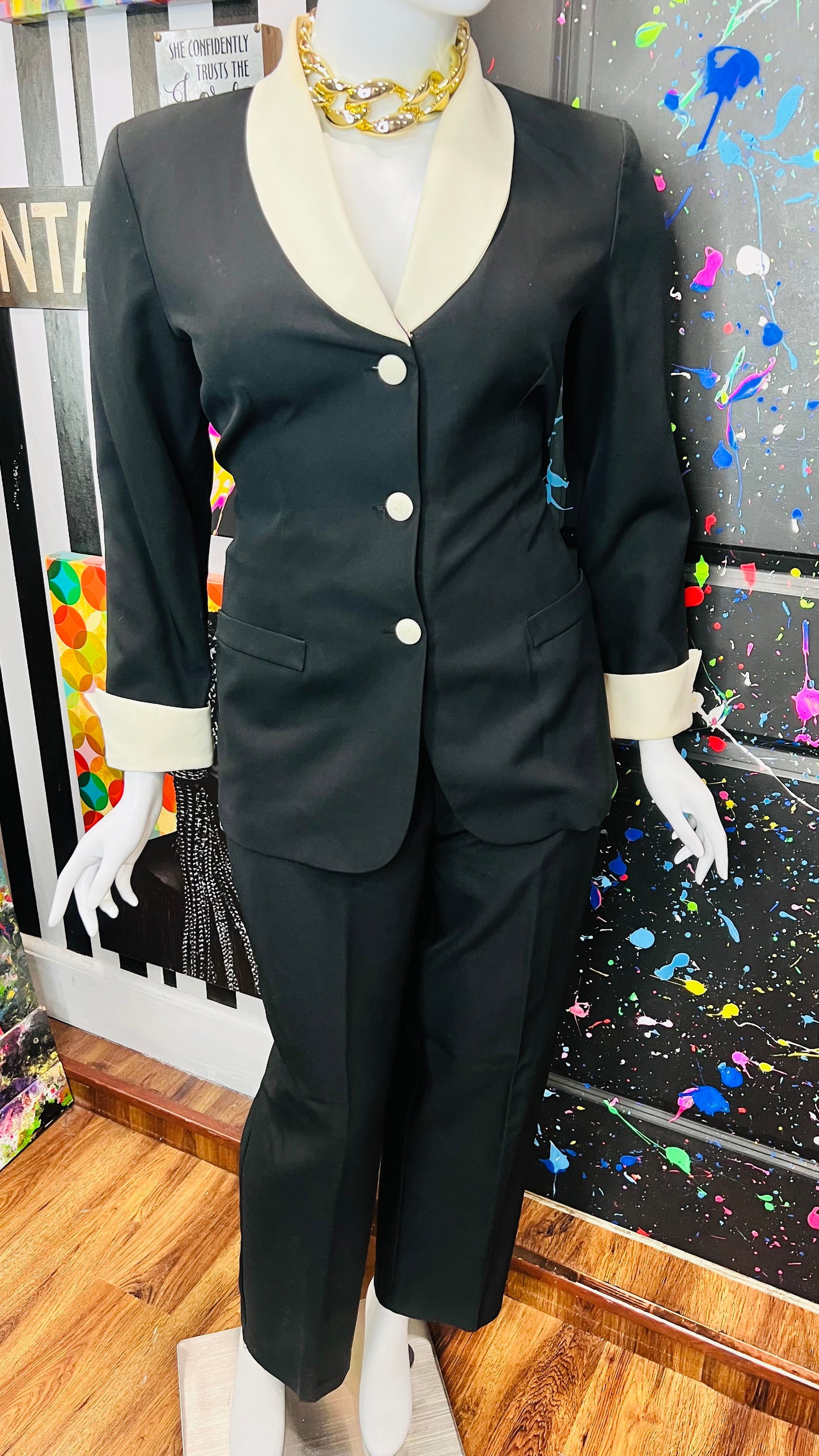 Vintage Cream & White Pants Suit (14)