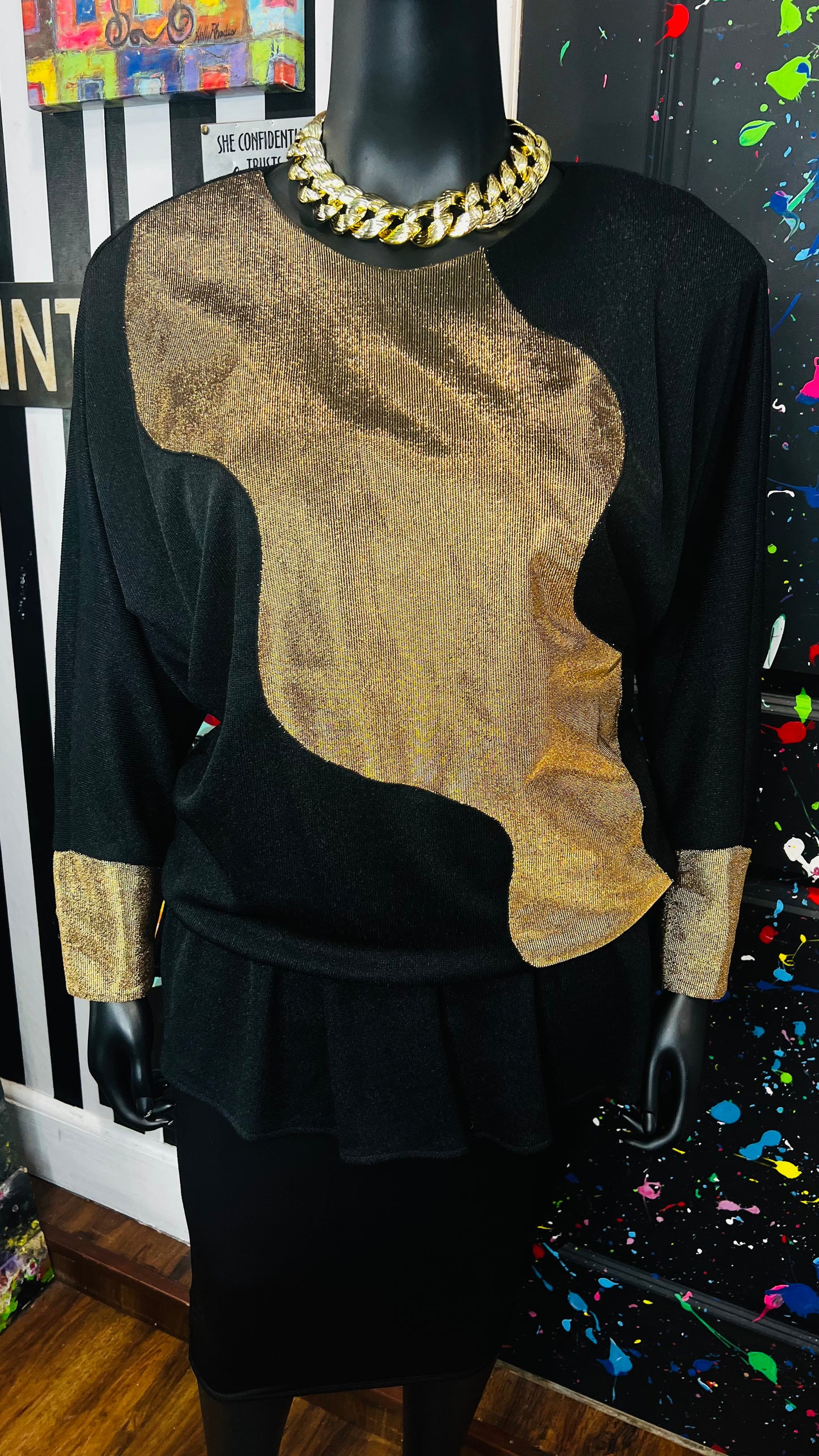 Vintage Gold & Black Sweater (22/24)