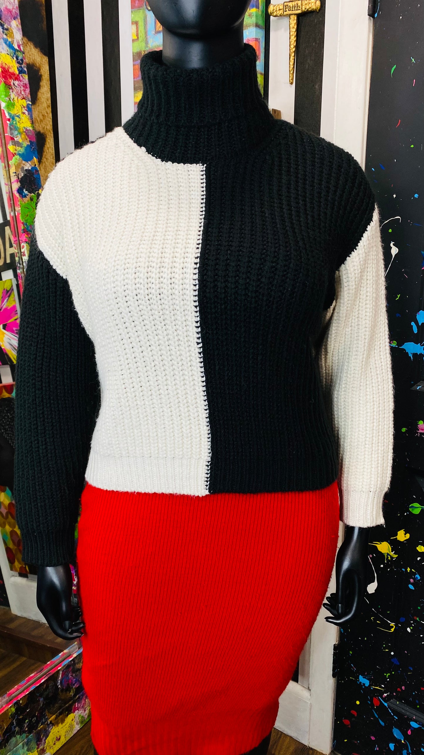 Cropped Black & White Colorblock Sweater (18)