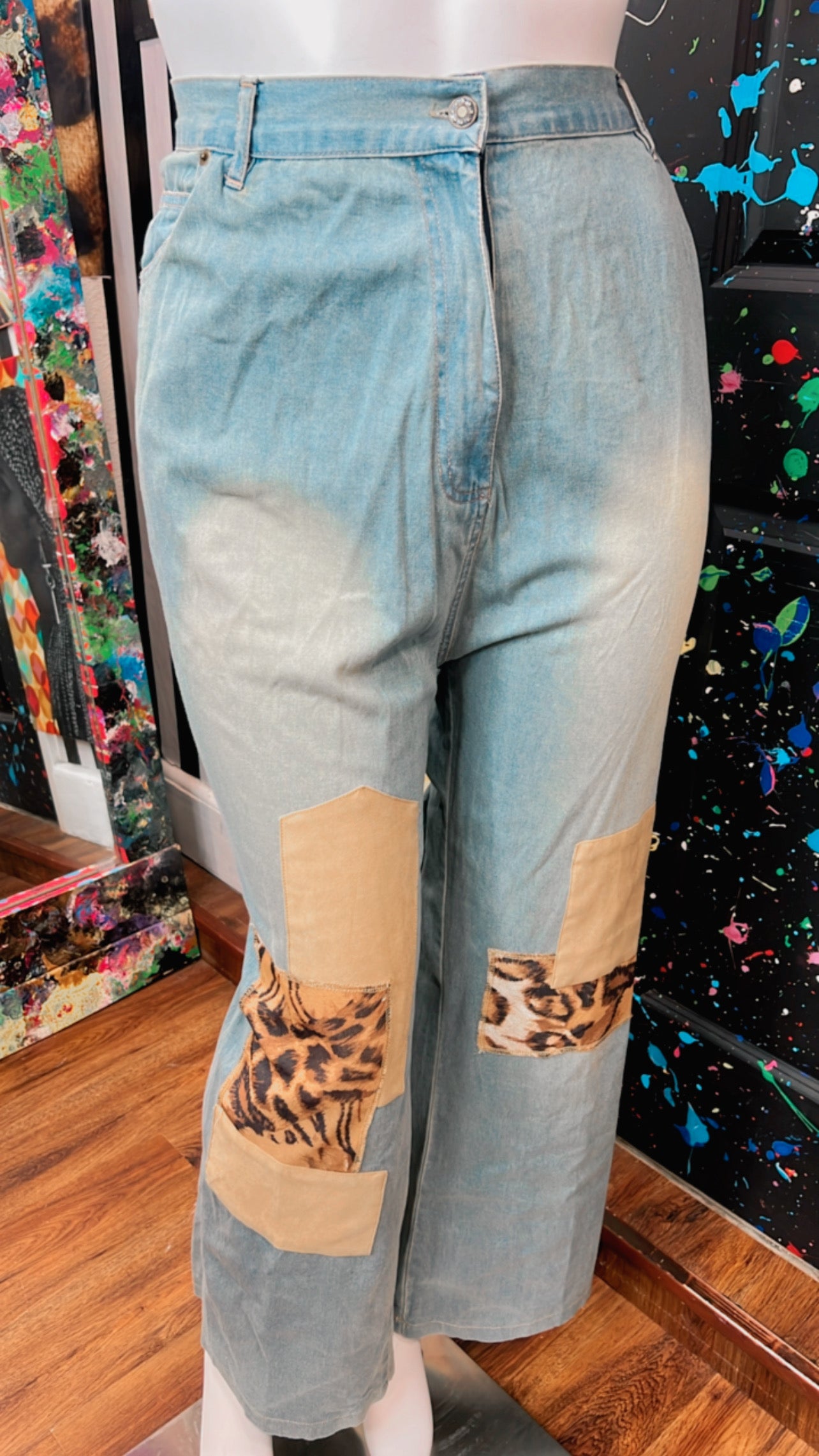 Vintage Denim Jeans w/ Animal Print Patch (24)