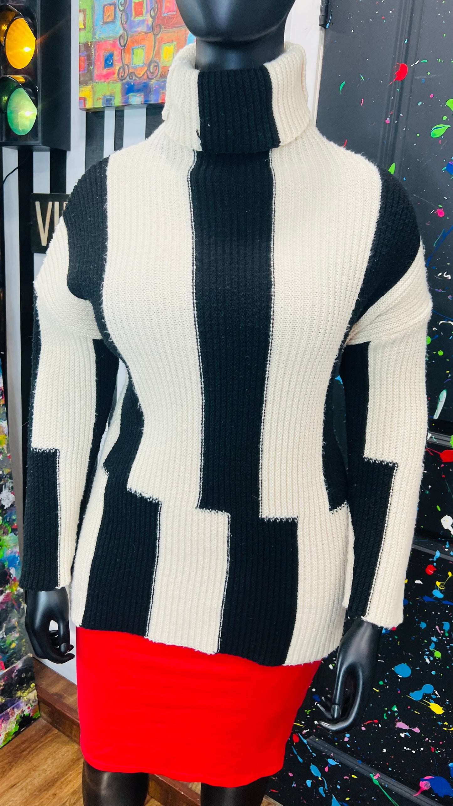 Thick Knitted Black & White Sweater (22)