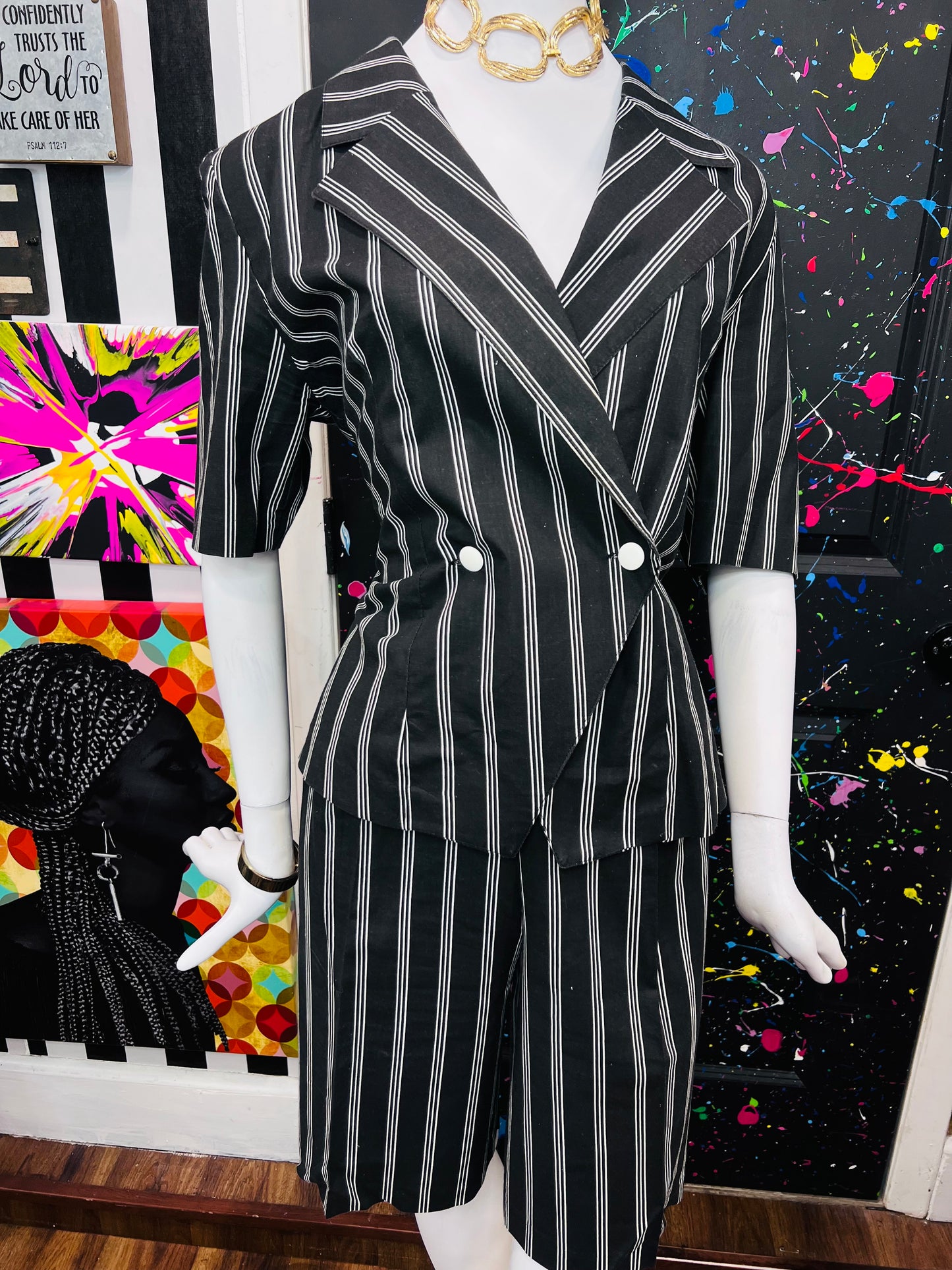 Vintage Black & White Pin Striped Shorts Suit (14)