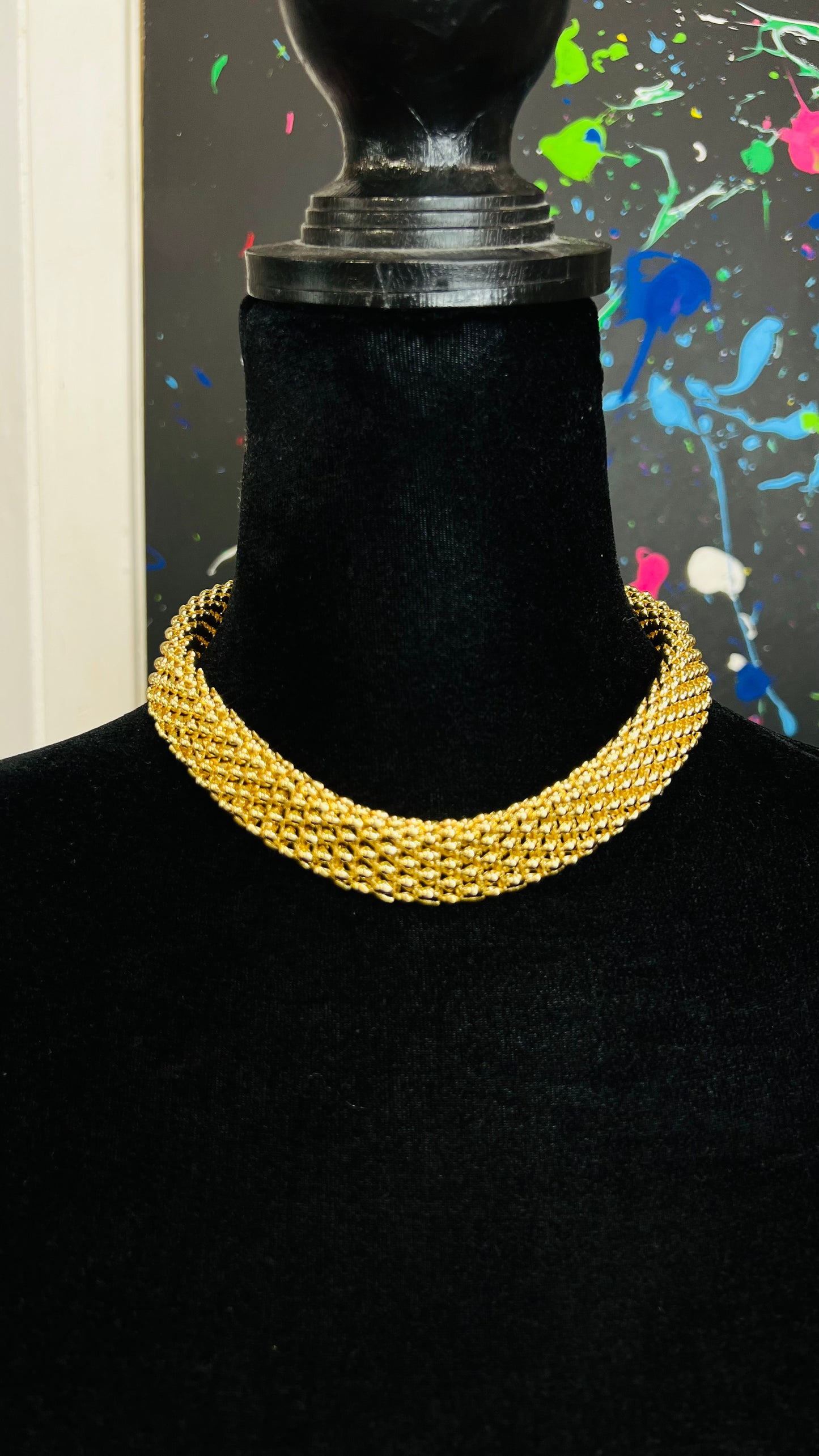 Vintage Gold Necklace w/ Magnetic Closure