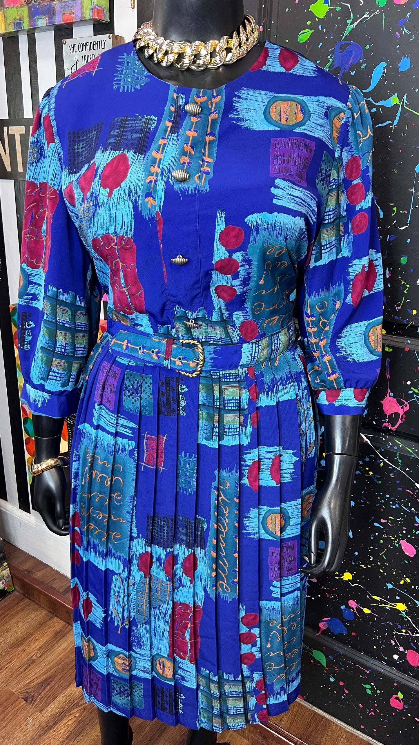 Vintage Abstract Print Dress w/ Belt (22)