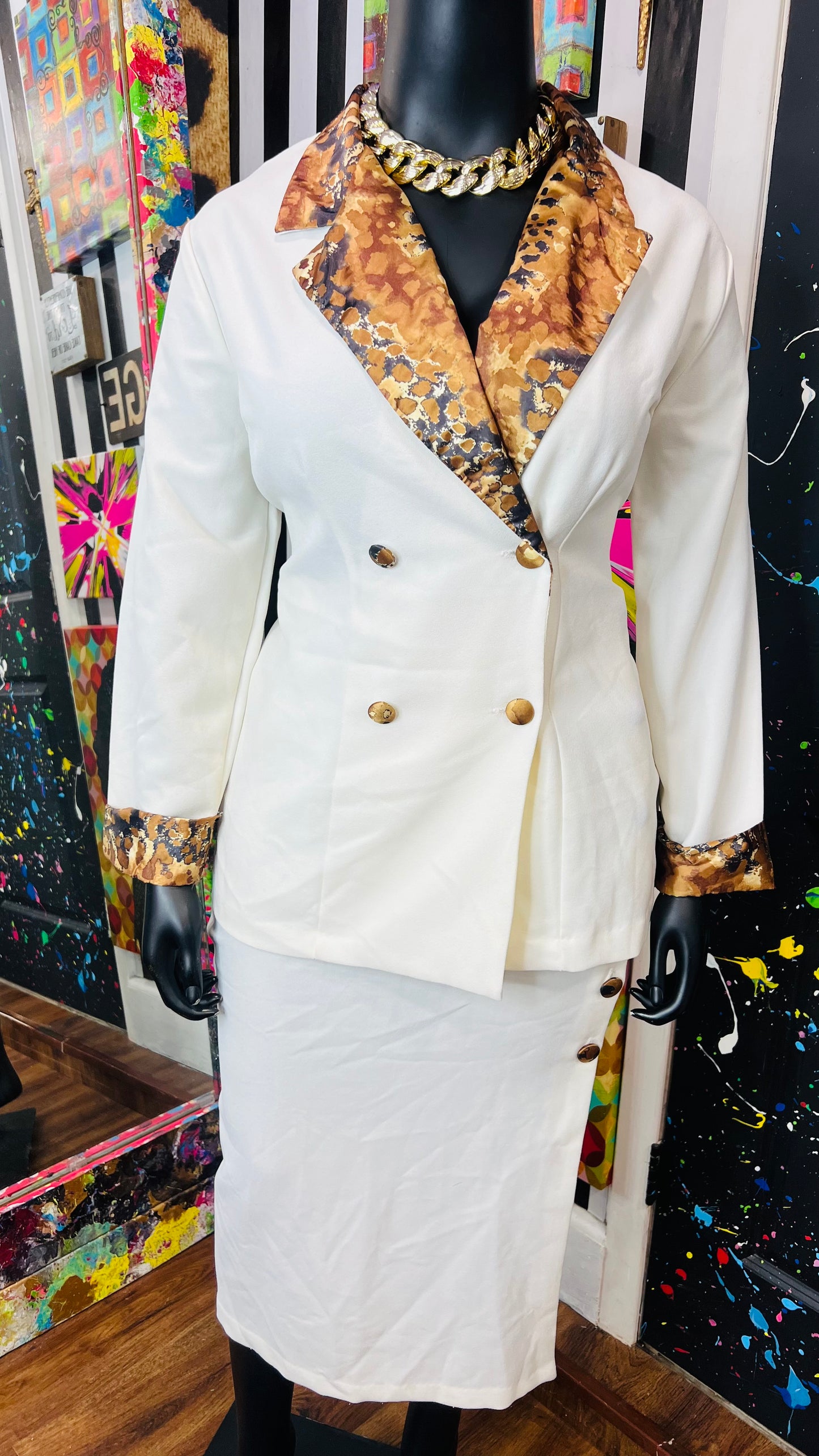 Vintage Cream & Abstract Print Skirt Suit (18)