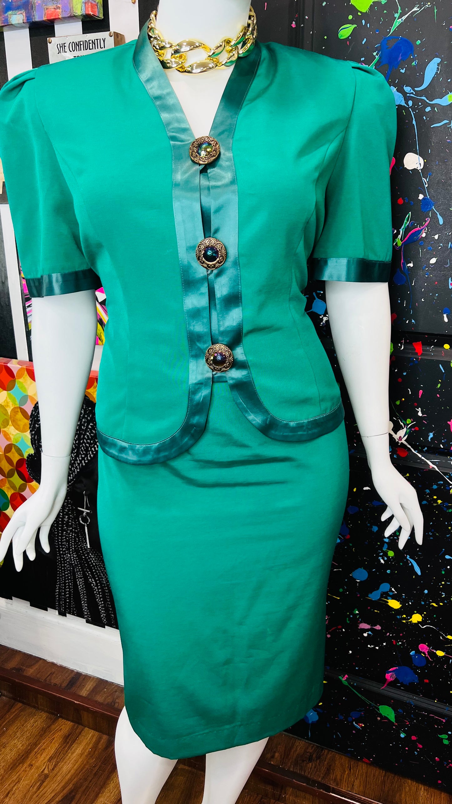 Vintage Green Jewel Button Skirt Set (22 1/2)