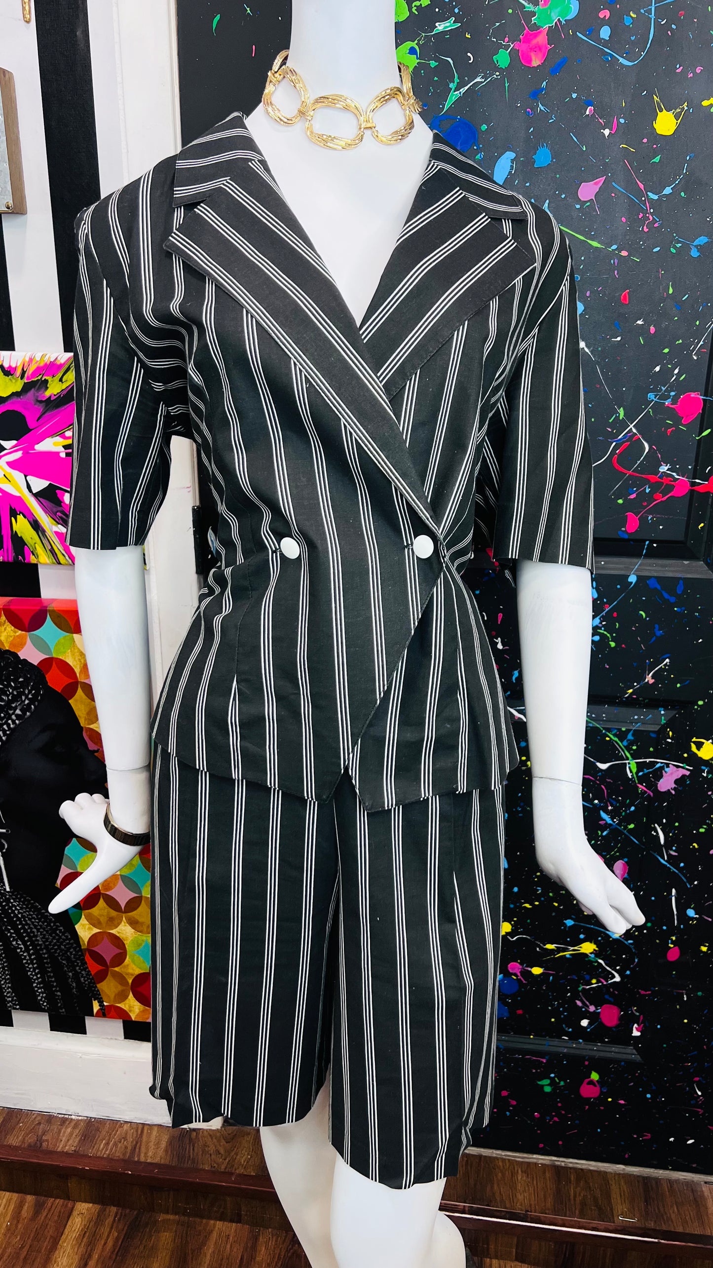 Vintage Black & White Pin Striped Shorts Suit (14)