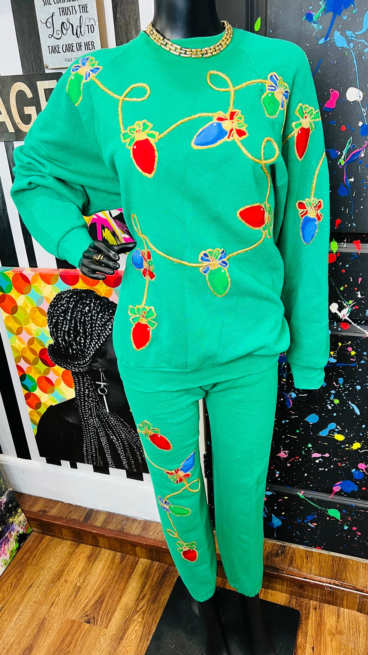 Vintage Hand Painted Christmas Jogging Set (14/16)