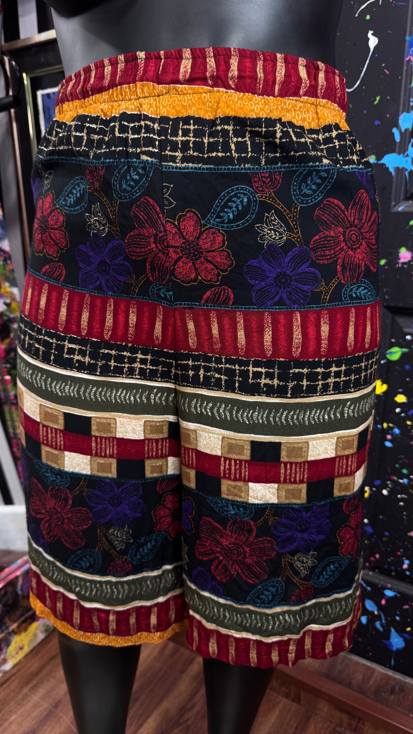 Vintage Rayon Tribal Print Shorts w/ Pockets (22)