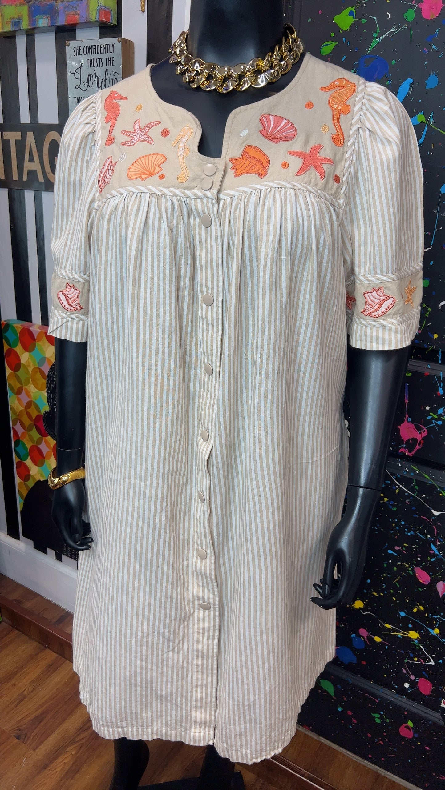 Vintage Tan & White Seashell House Dress (14)