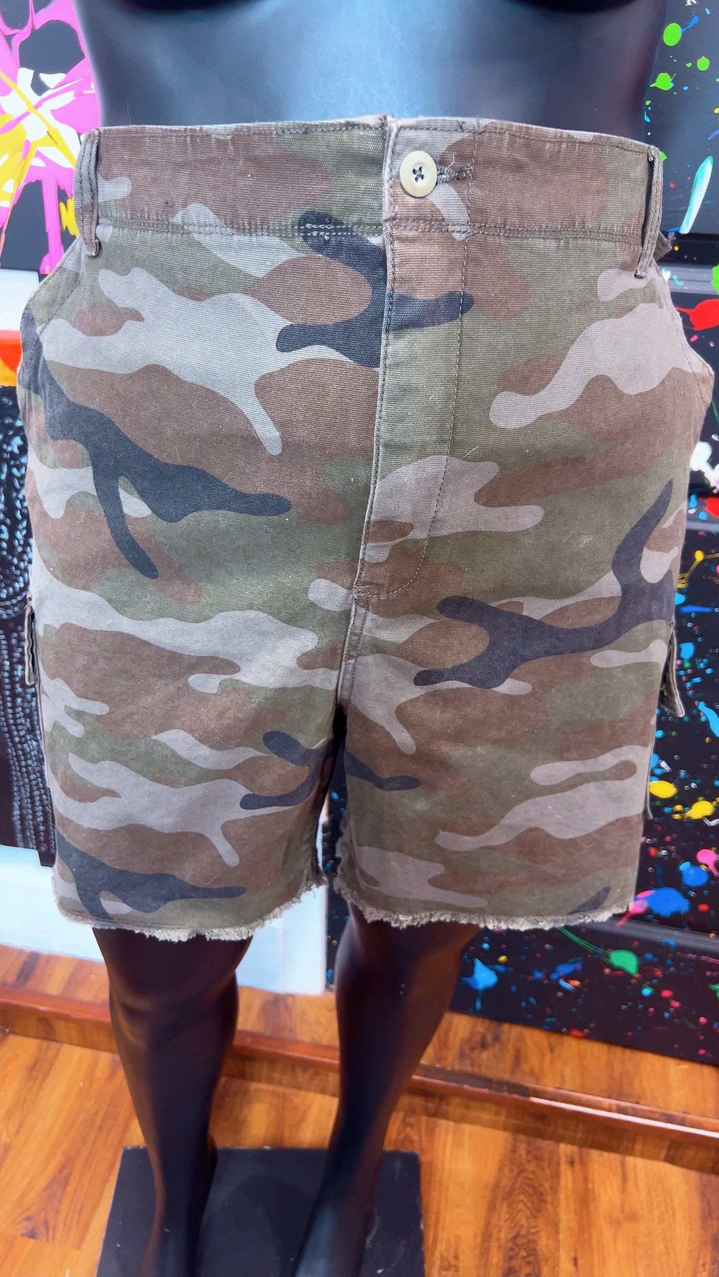Camo Cargo Shorts (22W)