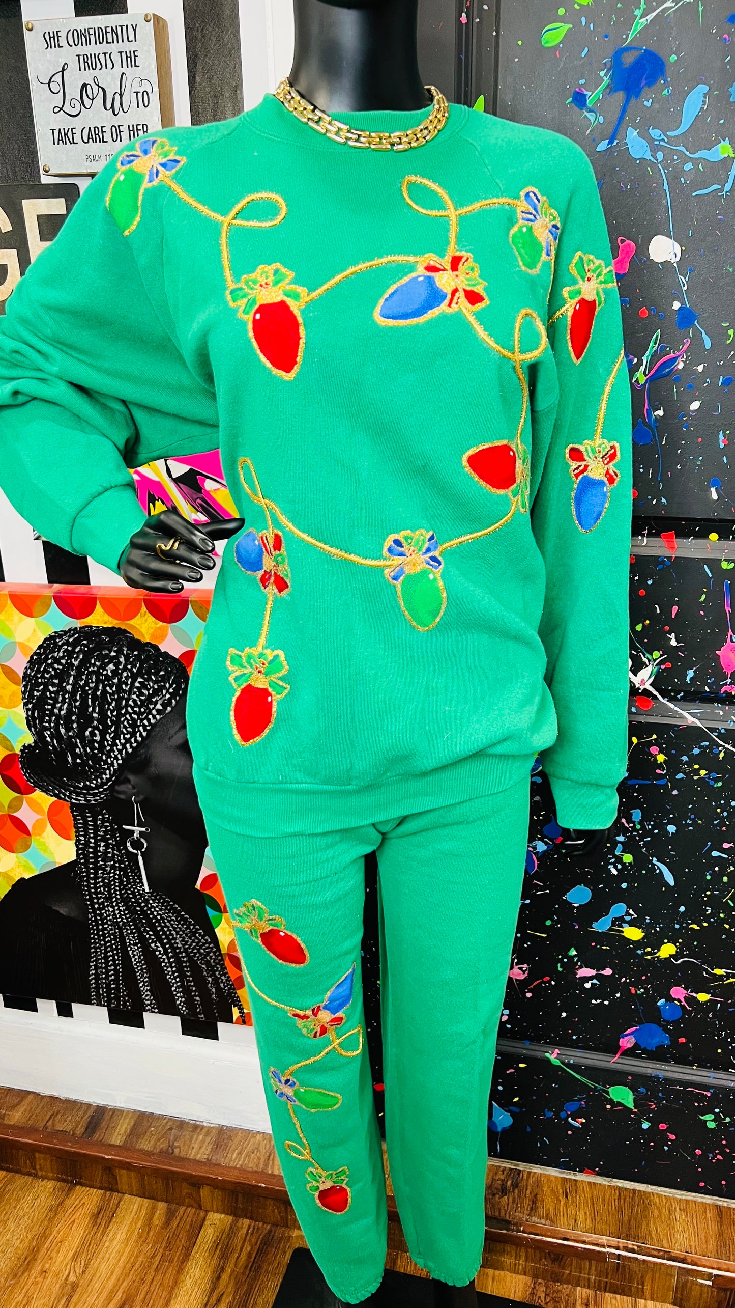 Vintage Hand Painted Christmas Jogging Set (14/16)