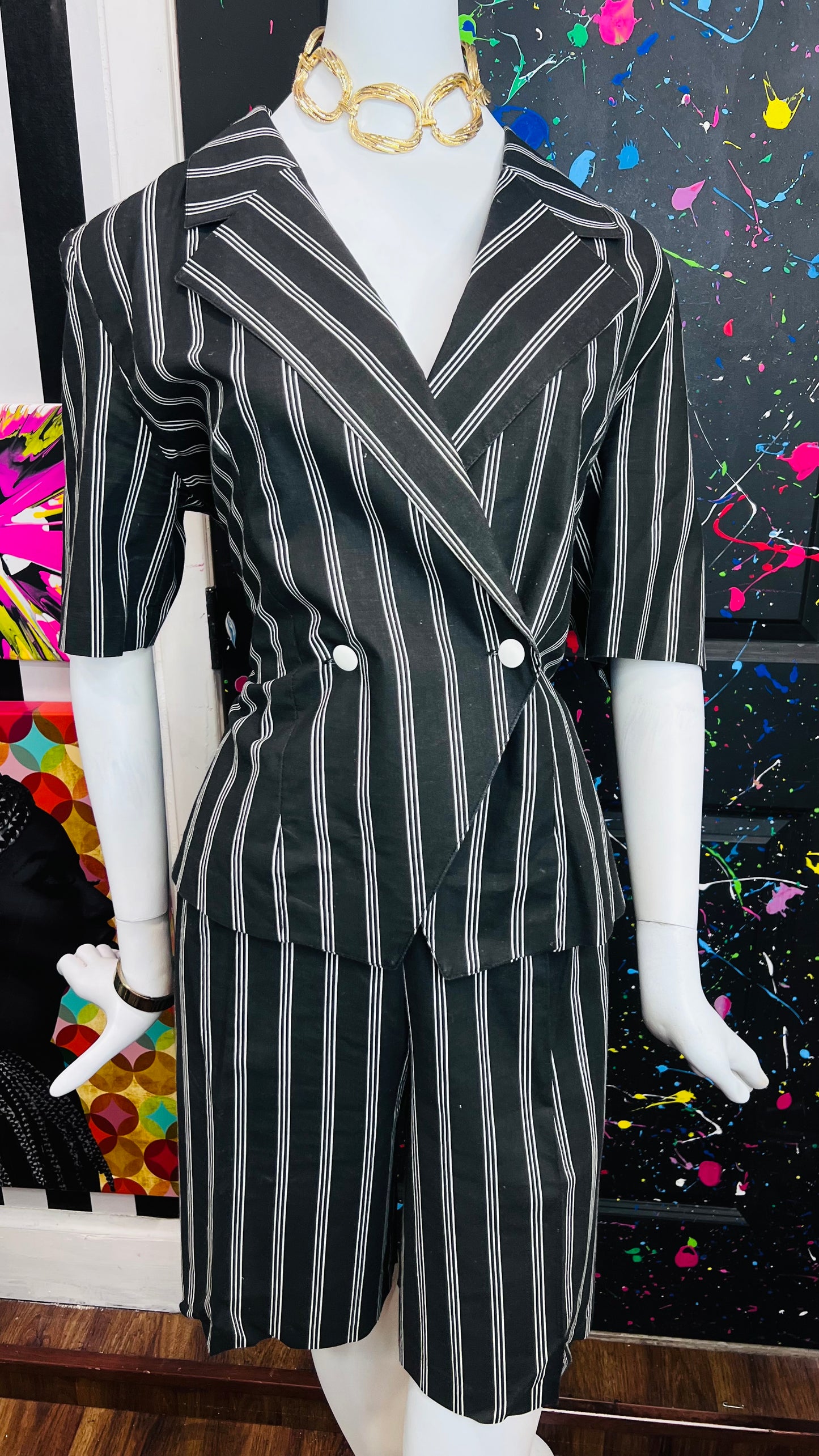 Vintage Black & White Pin Striped Shorts Suit (14)