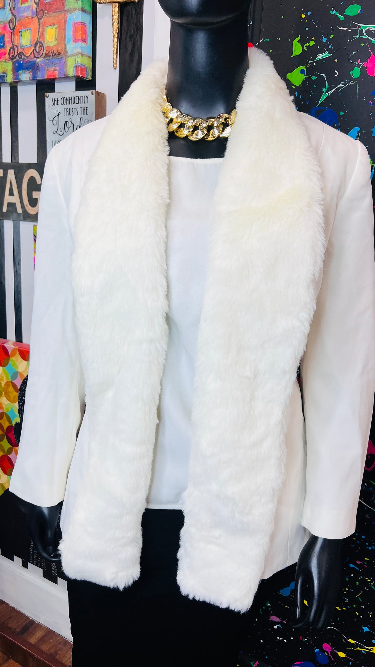 Vintage Cream Blouse & Faux Fur Collar Blazer (20W)