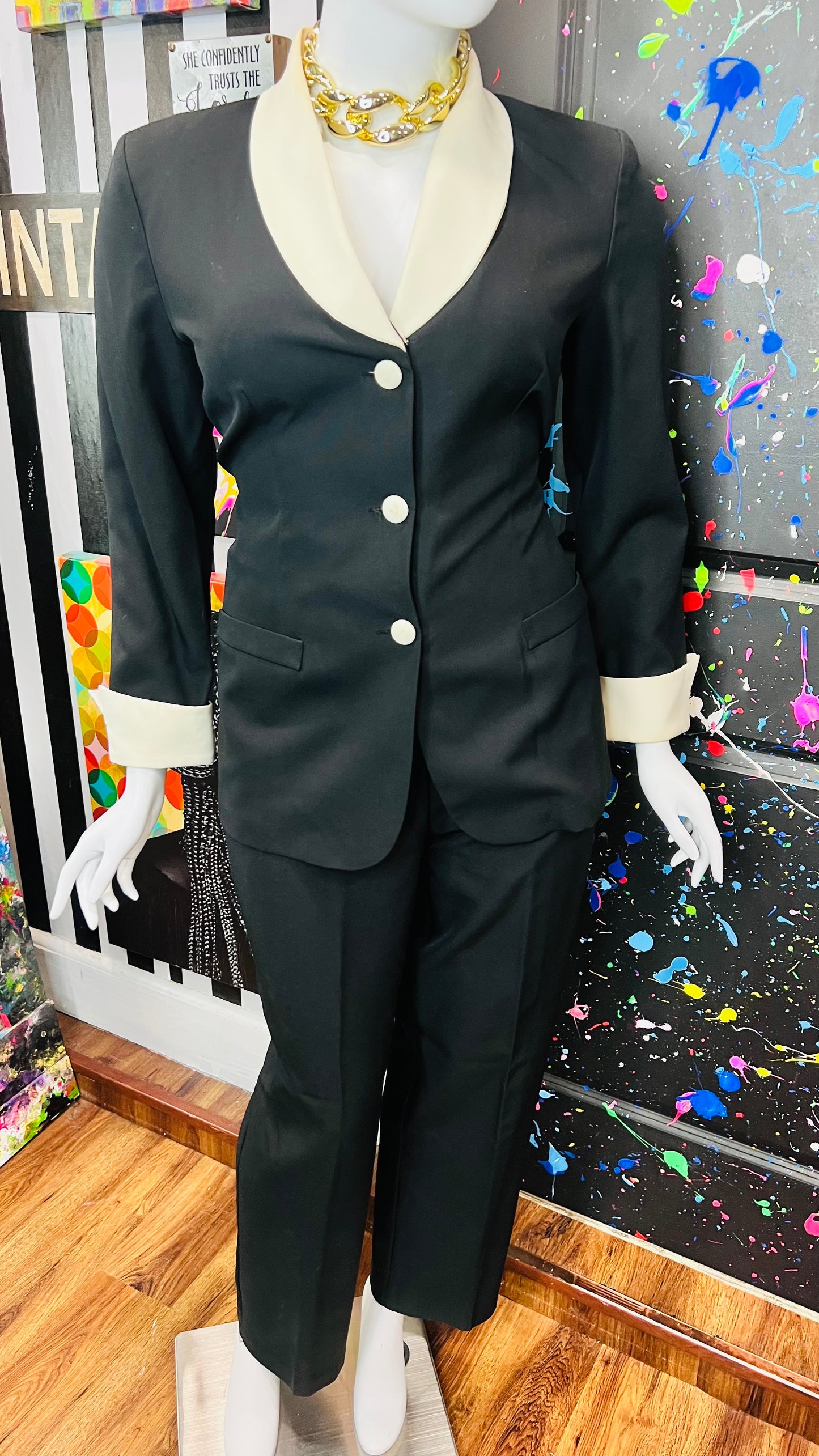 Vintage Cream & White Pants Suit (14)