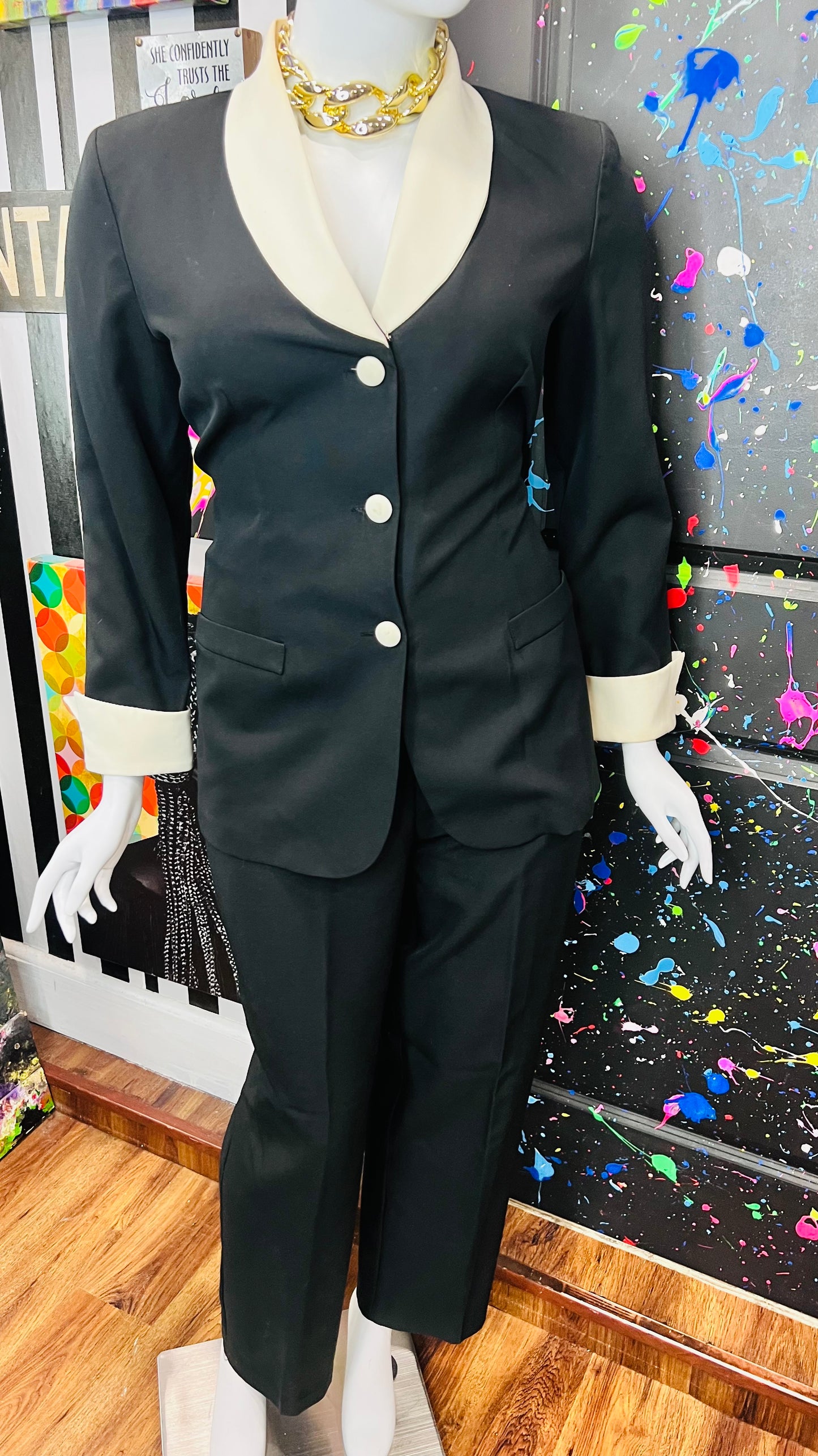 Vintage Cream & White Pants Suit (14)