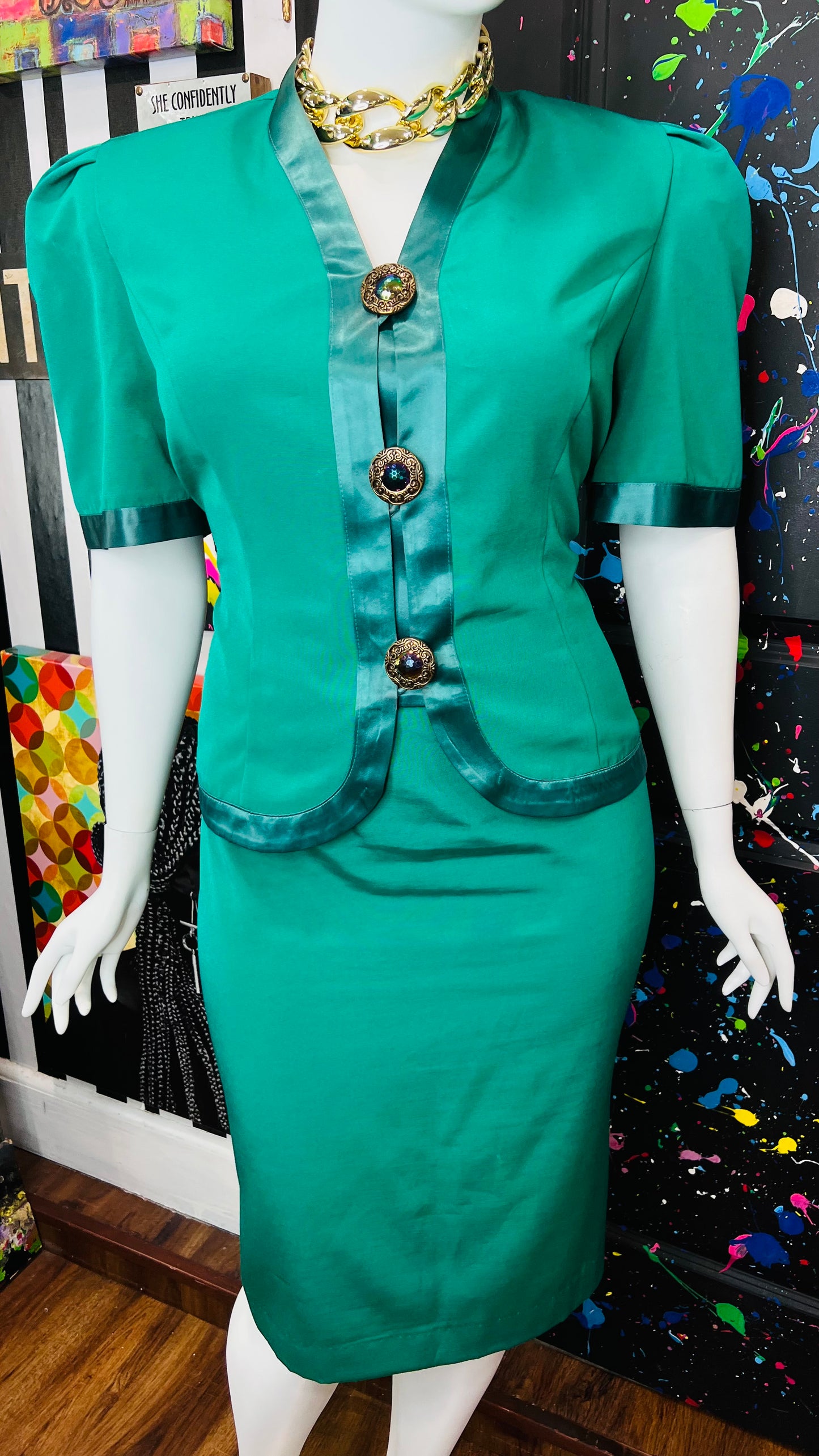 Vintage Green Jewel Button Skirt Set (22 1/2)