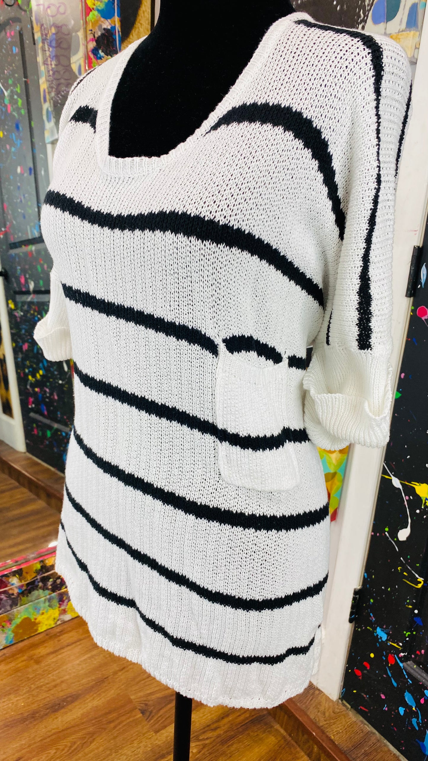 B&W Knit Short Sleeve Blouse