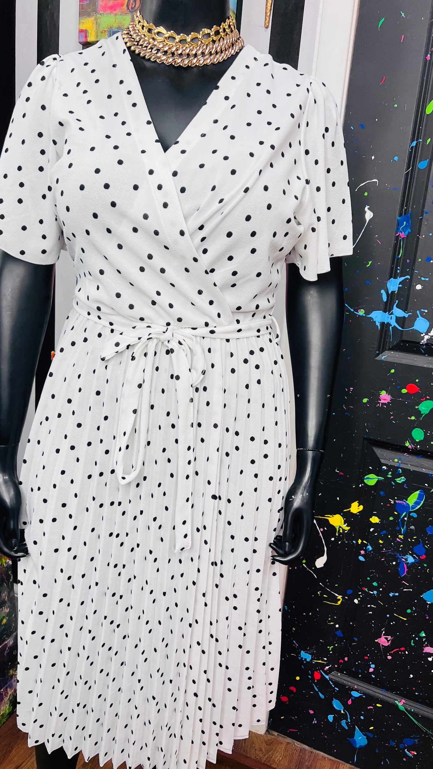 White & Black Polka Dot Dress (18/20)