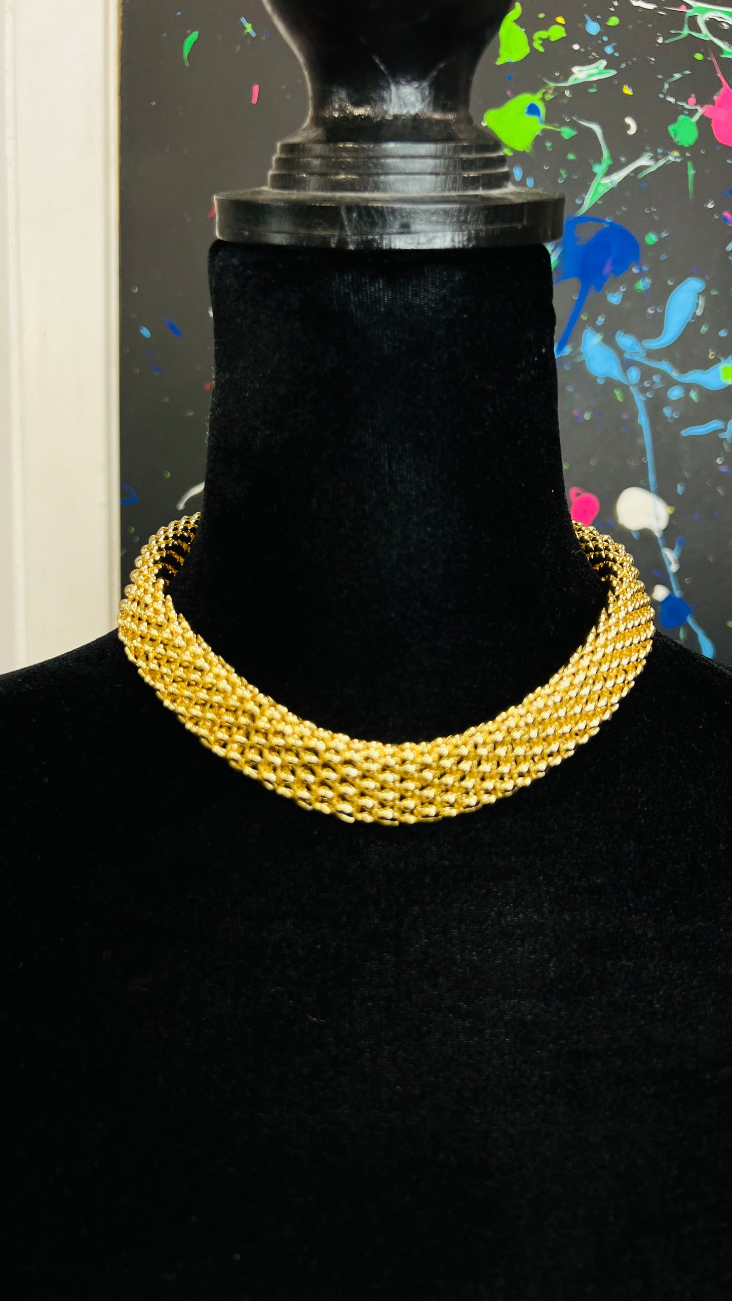 Vintage Gold Necklace w/ Magnetic Closure