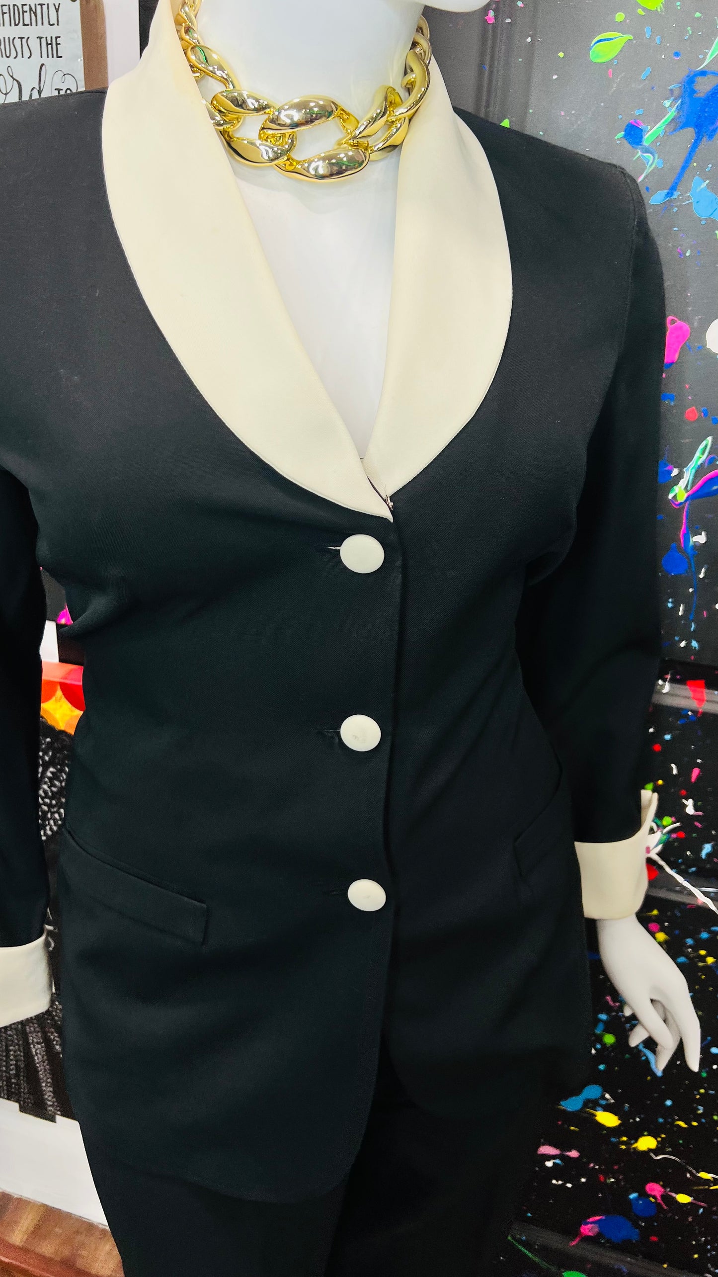 Vintage Cream & White Pants Suit (14)