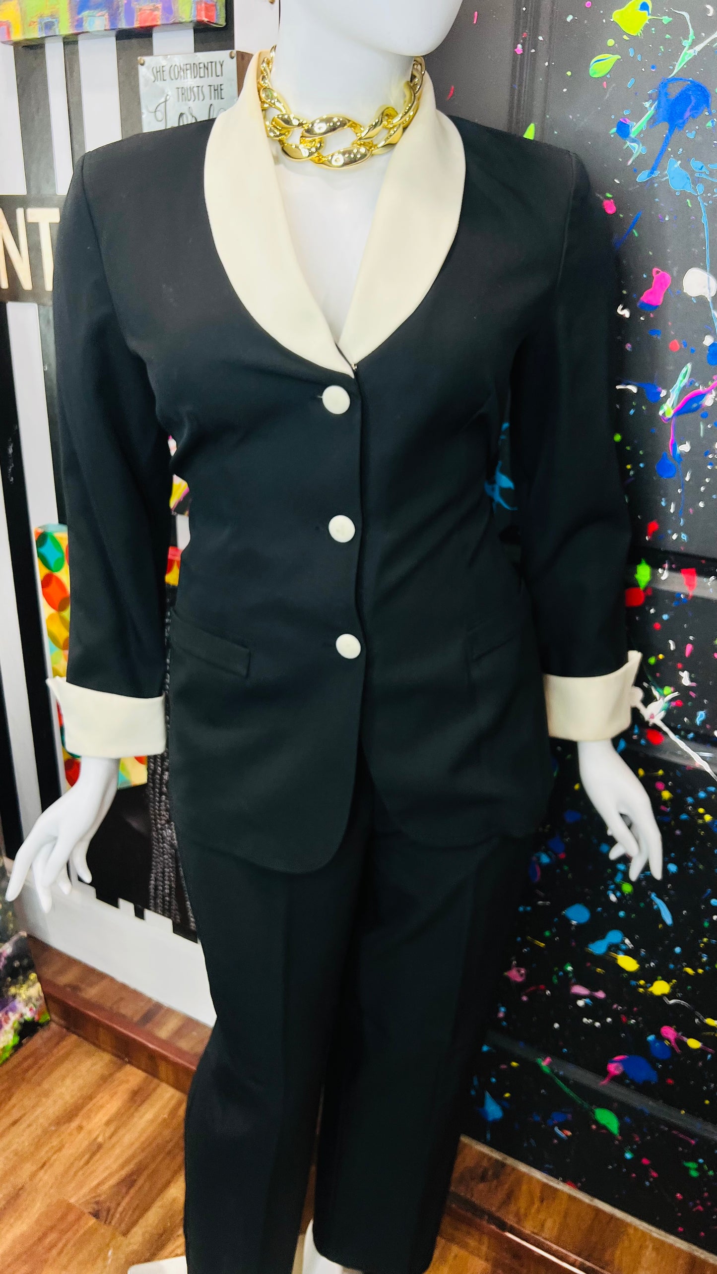 Vintage Cream & White Pants Suit (14)