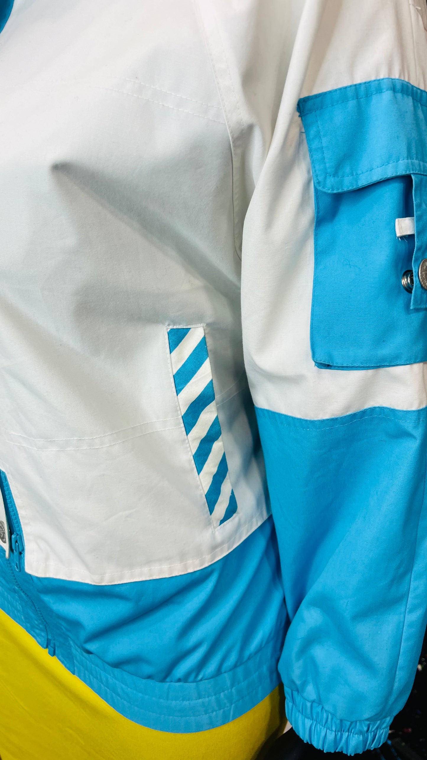 Vintage White & Blue Jacket w/ Stripes (14)