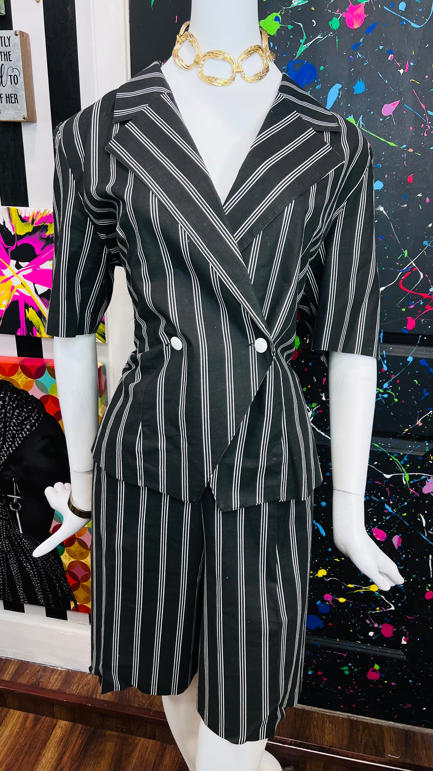 Vintage Black & White Pin Striped Shorts Suit (14)