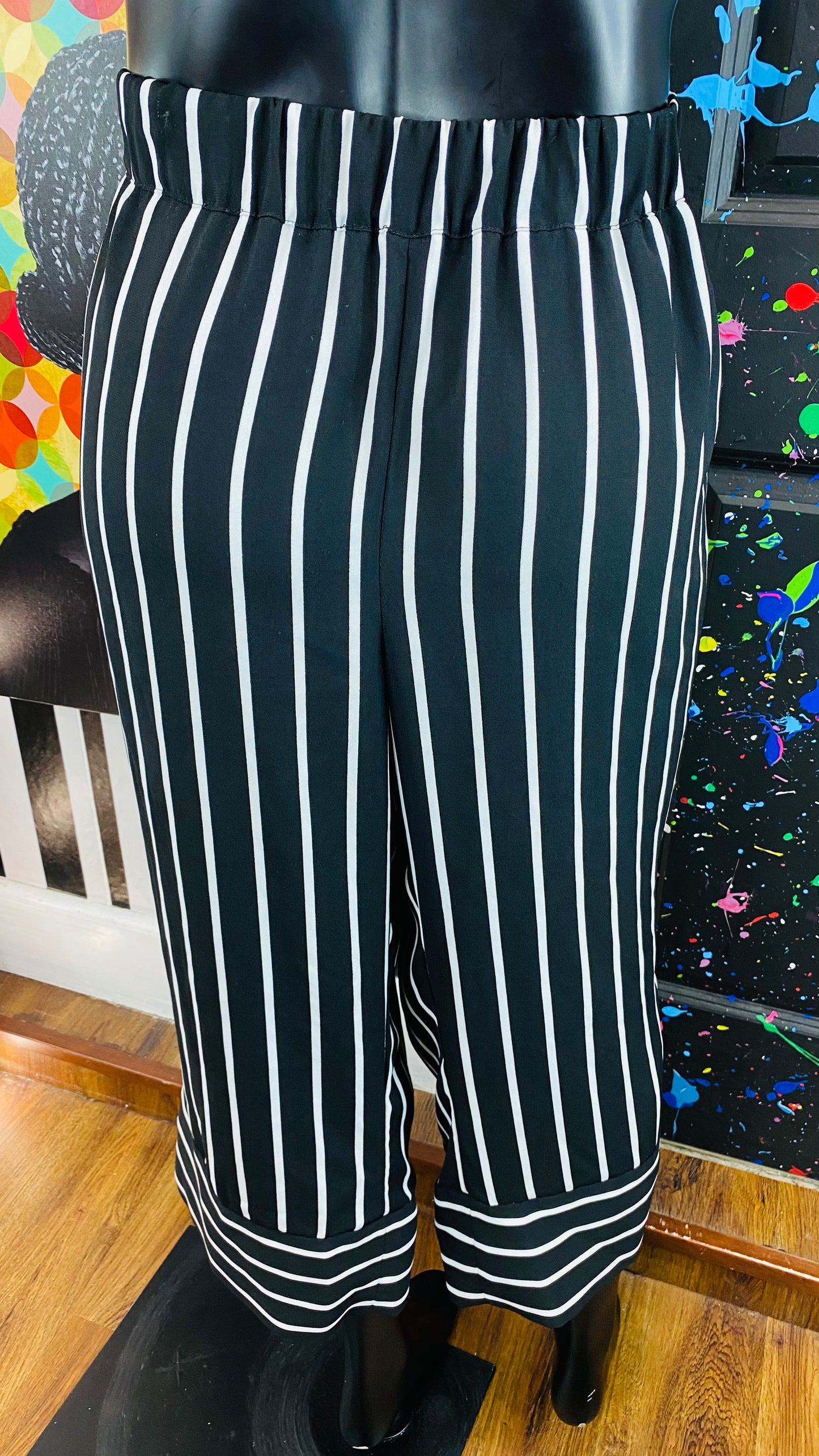 I•N•C B&W Stripped Capri Pants