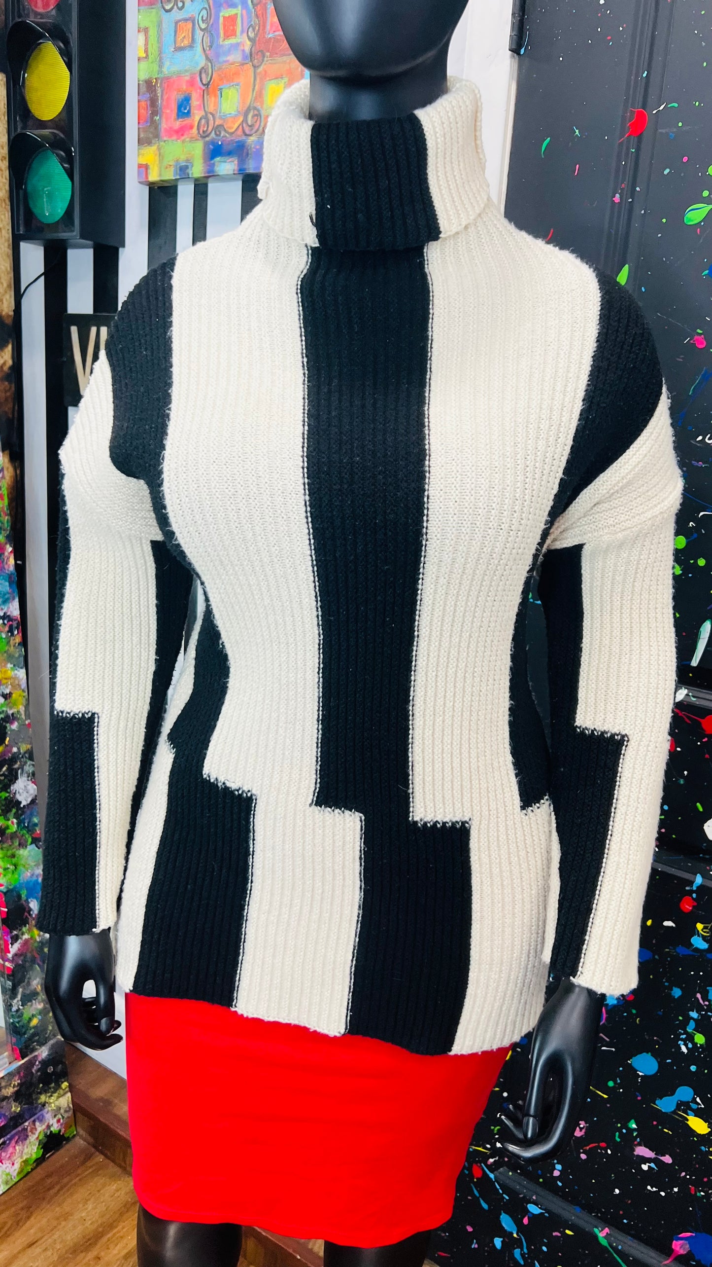 Thick Knitted Black & White Sweater (22)