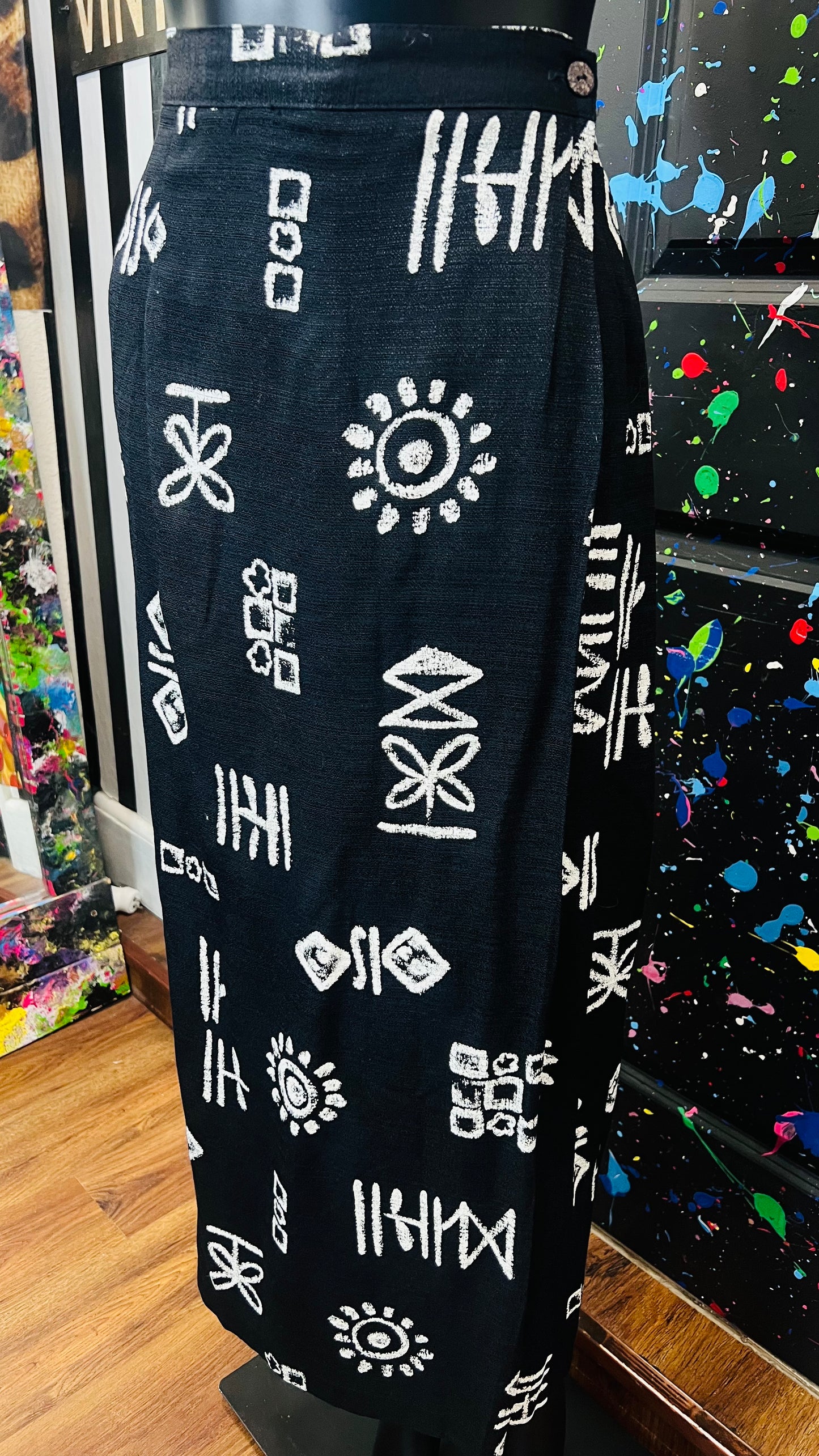 Vintage Black & Whie Tribal Print Skirt (12)