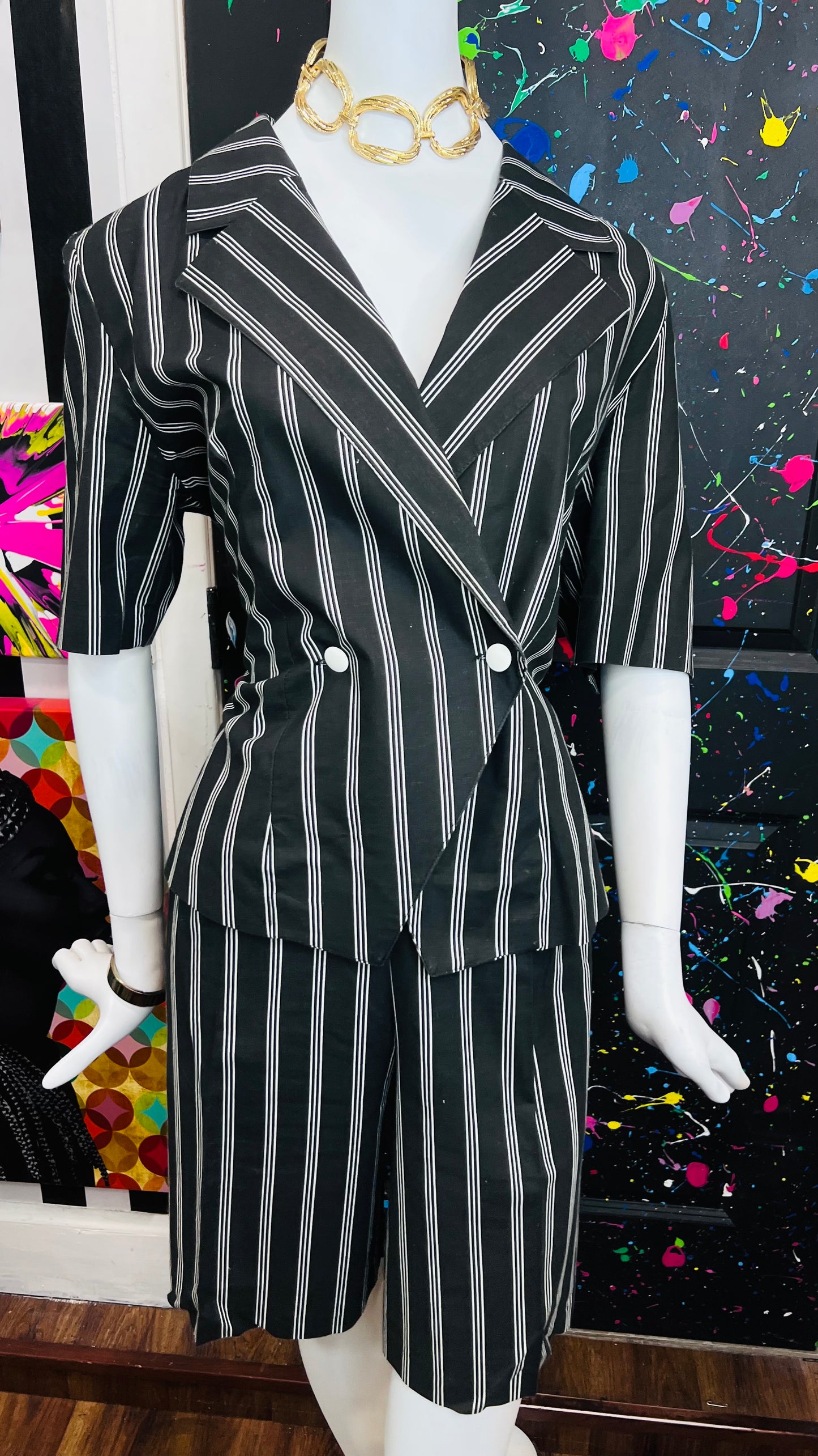 Vintage Black & White Pin Striped Shorts Suit (14)