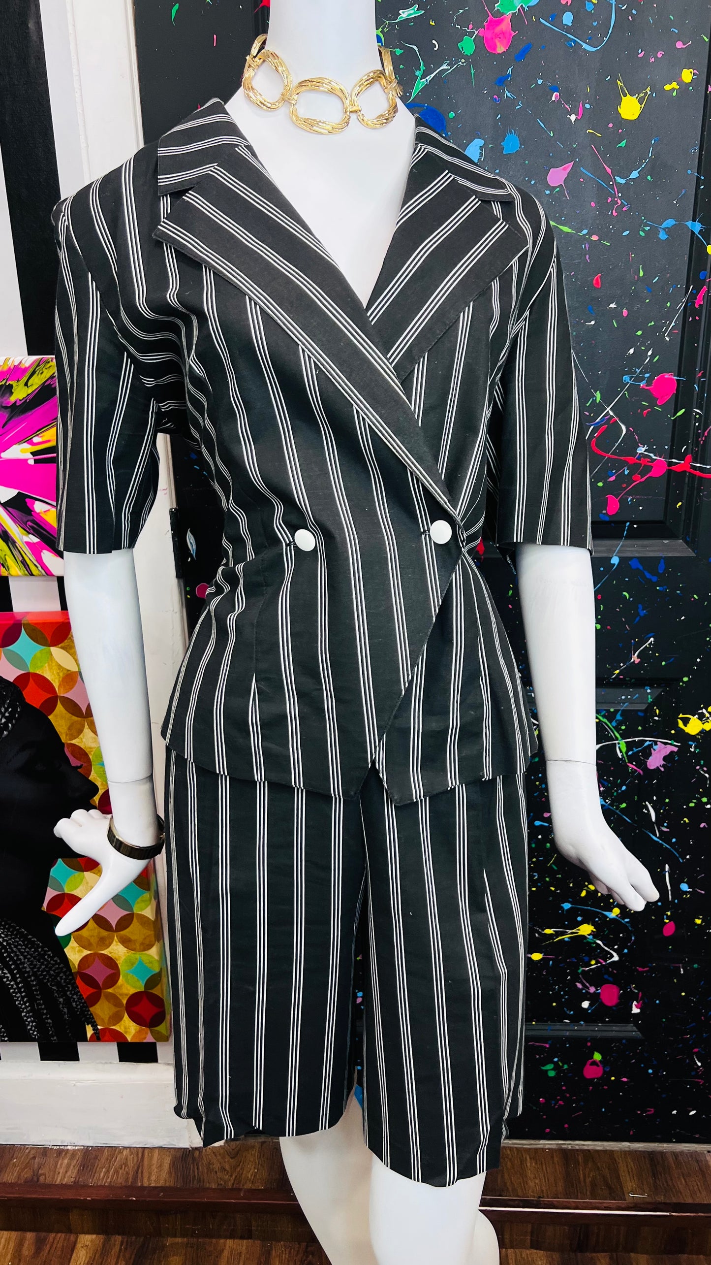 Vintage Black & White Pin Striped Shorts Suit (14)