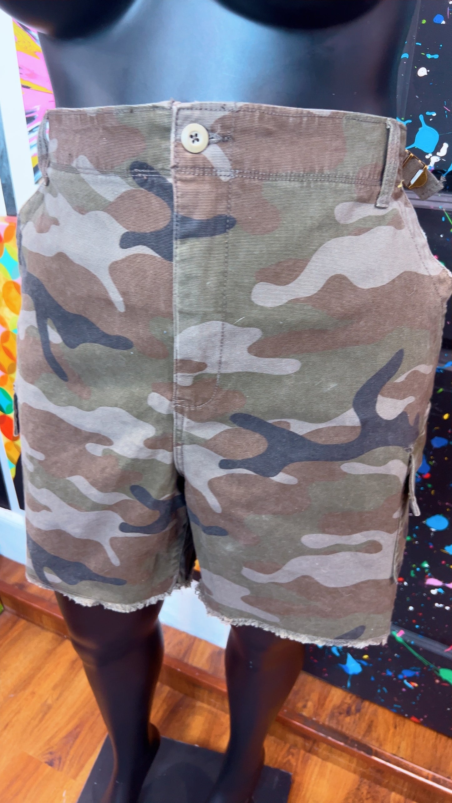 Camo Cargo Shorts (22W)
