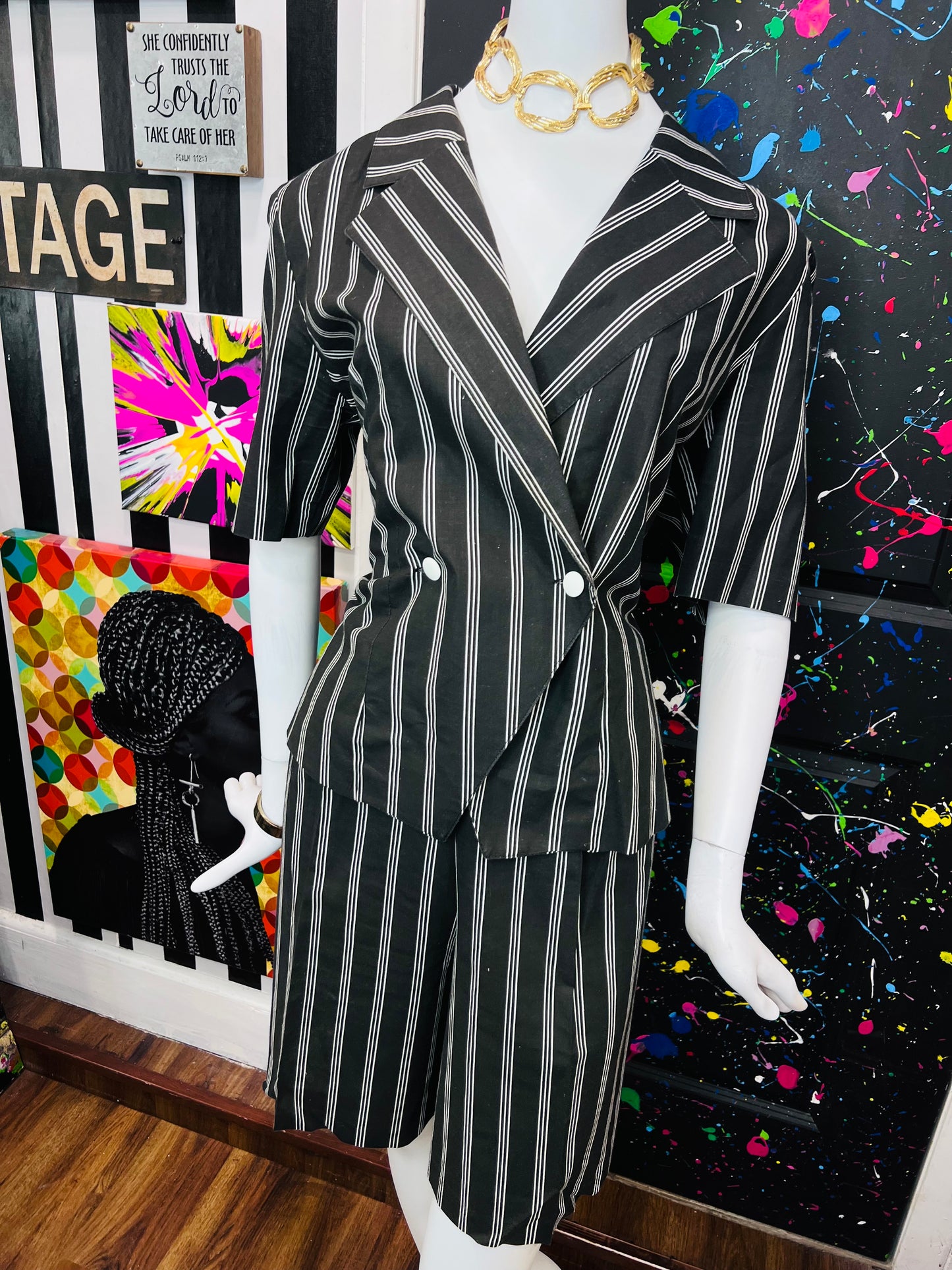 Vintage Black & White Pin Striped Shorts Suit (14)