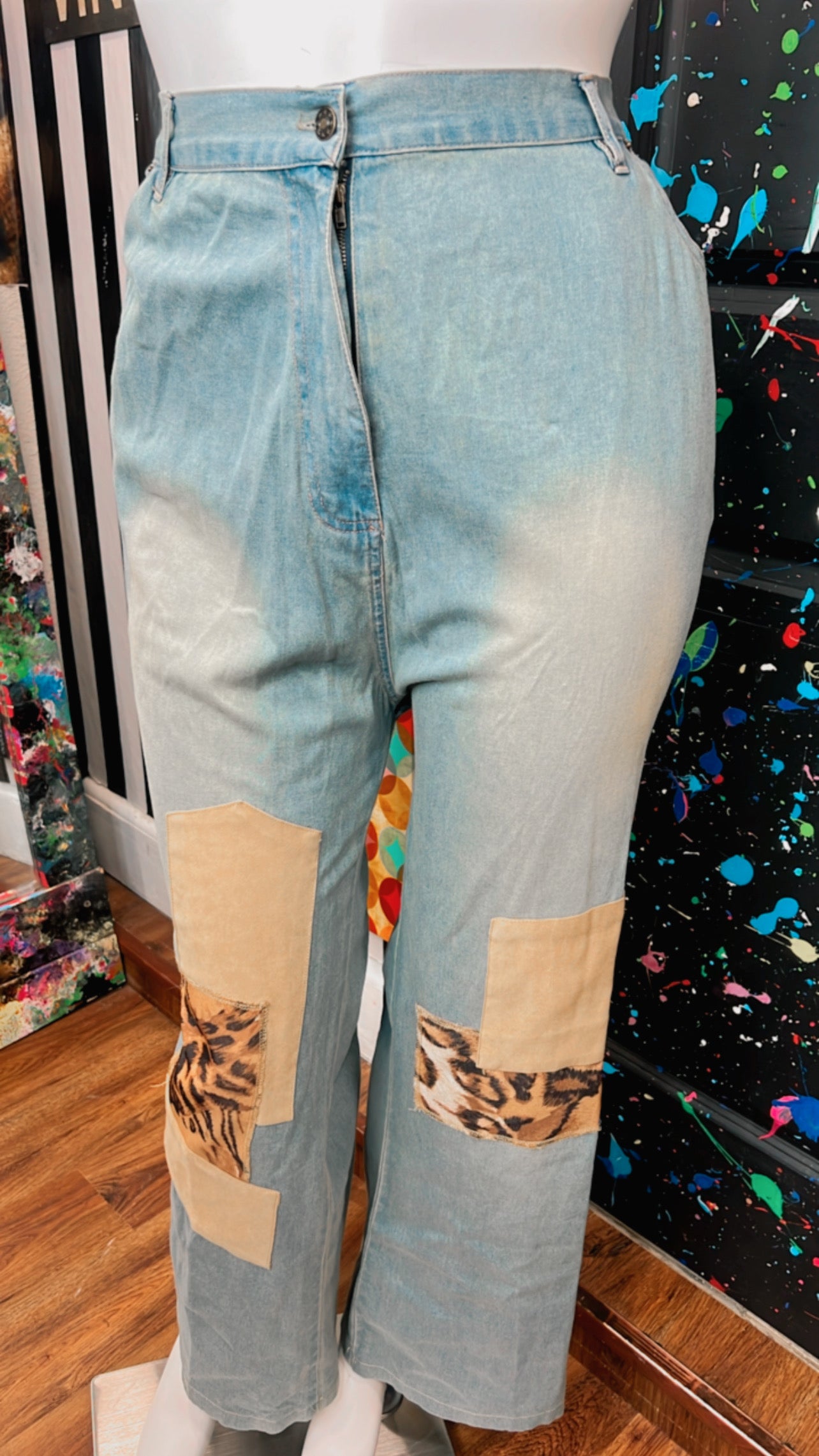 Vintage Denim Jeans w/ Animal Print Patch (24)