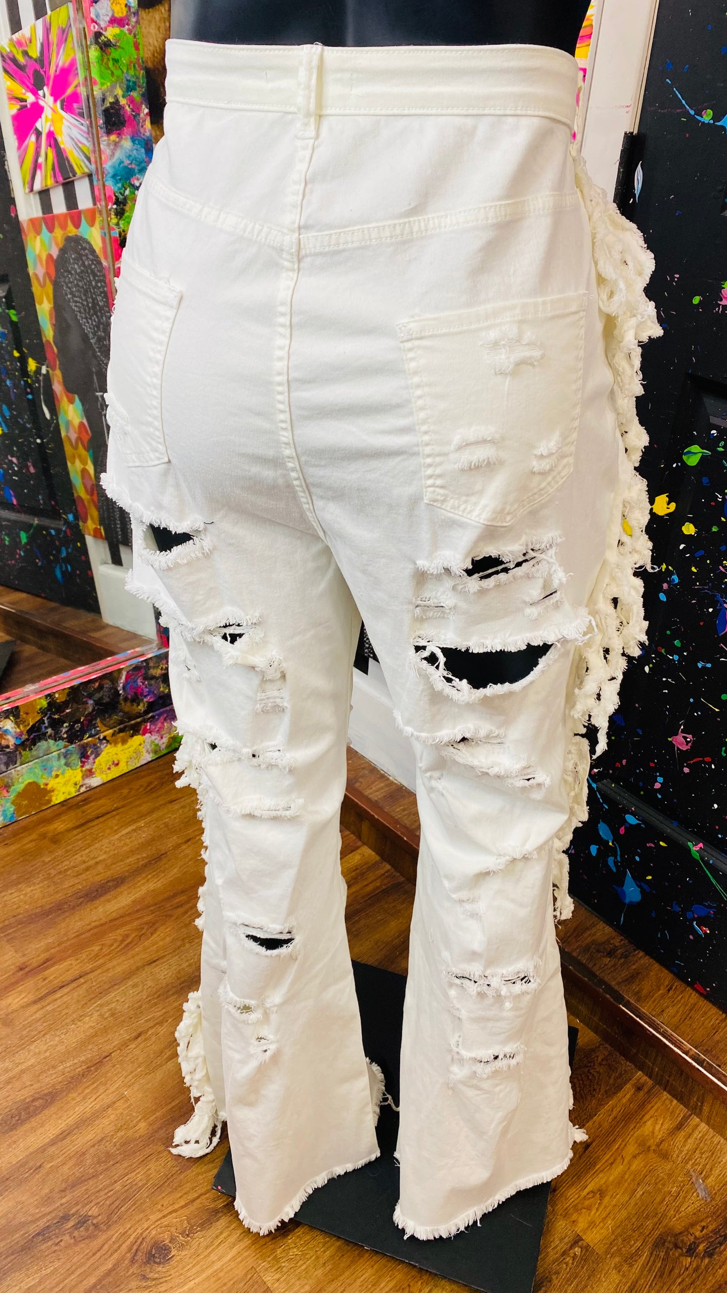 New w/ Tags Distressed White Jeans (18)