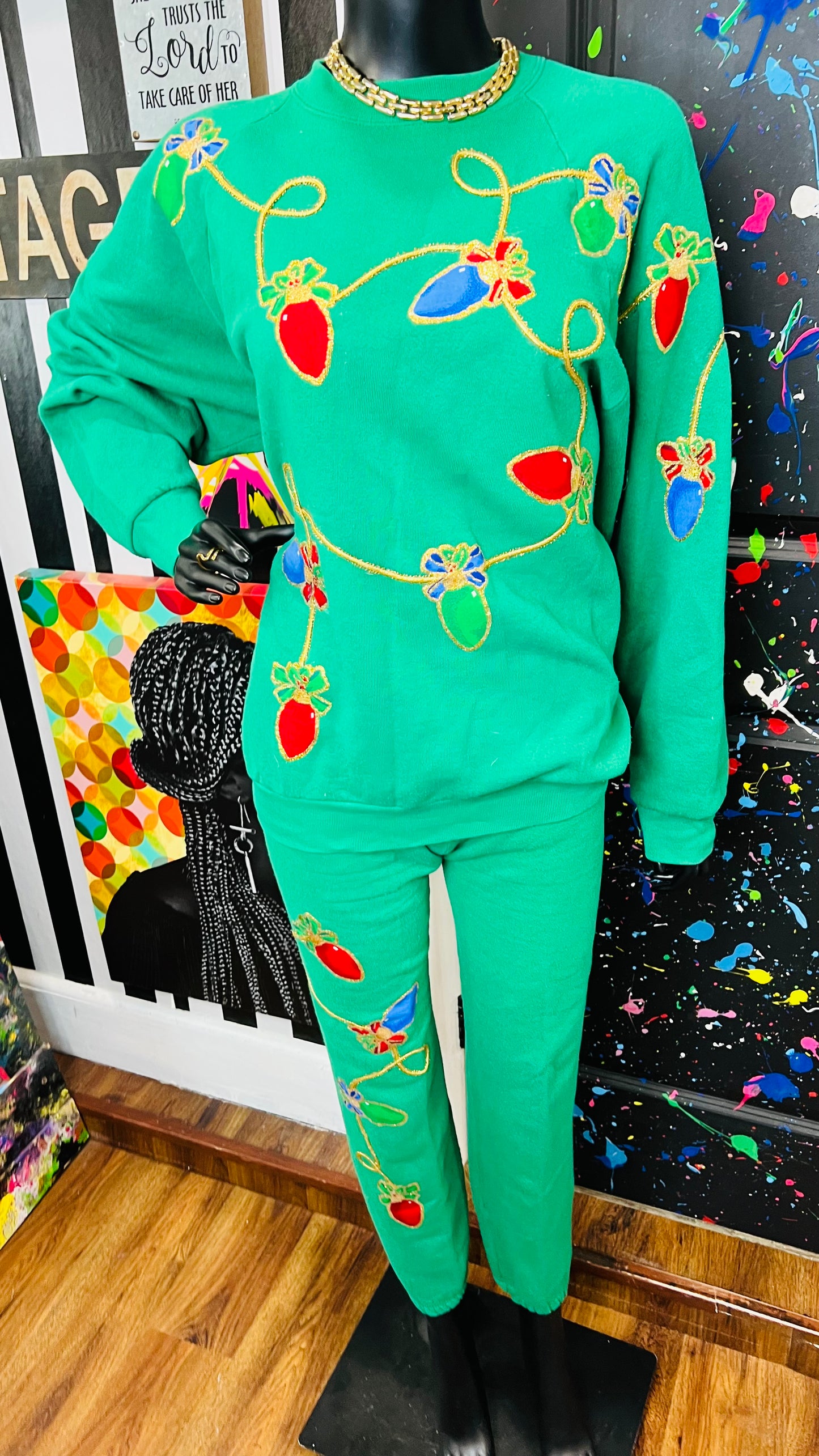Vintage Hand Painted Christmas Jogging Set (14/16)
